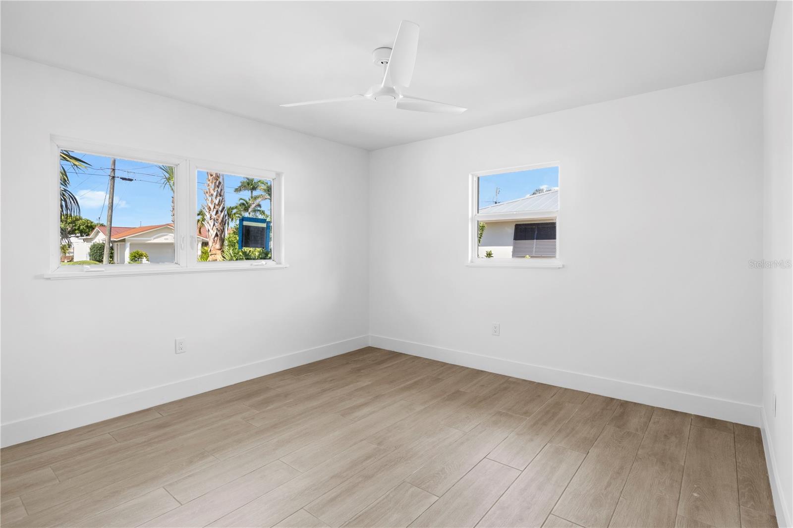 Image 39 of 81 For 624 Dundee Lane