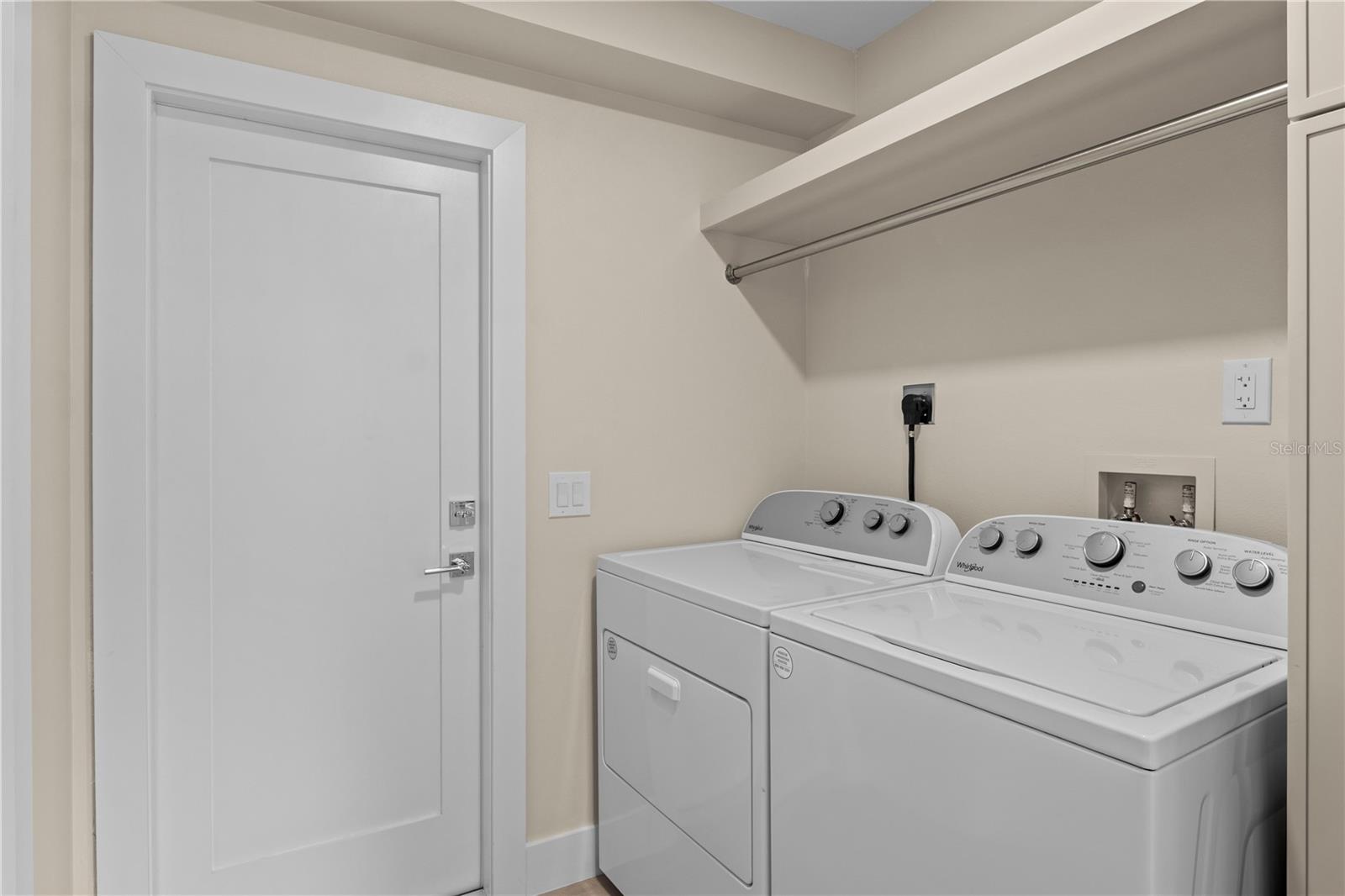 Image 42 of 81 For 624 Dundee Lane