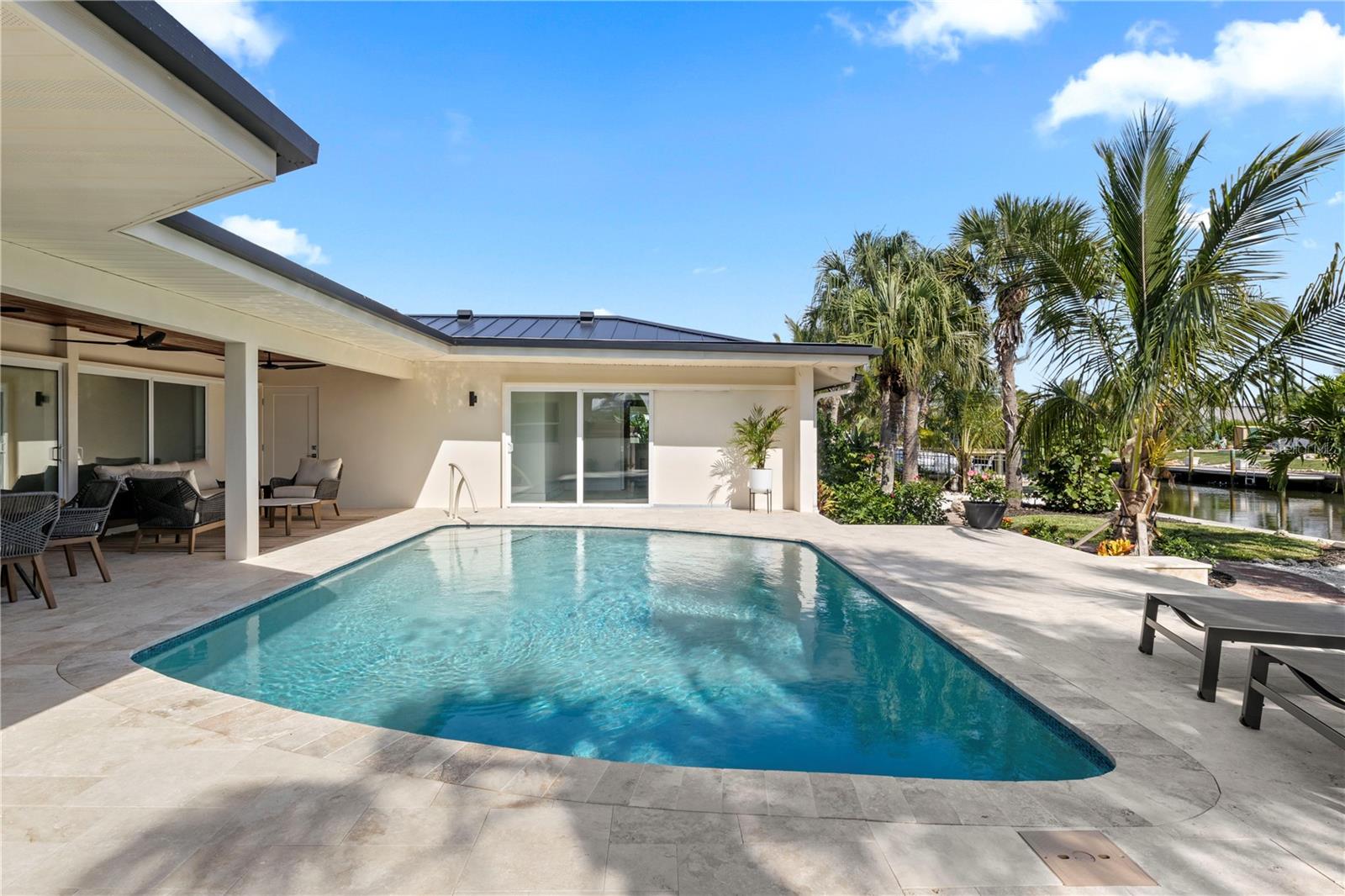 Image 53 of 81 For 624 Dundee Lane