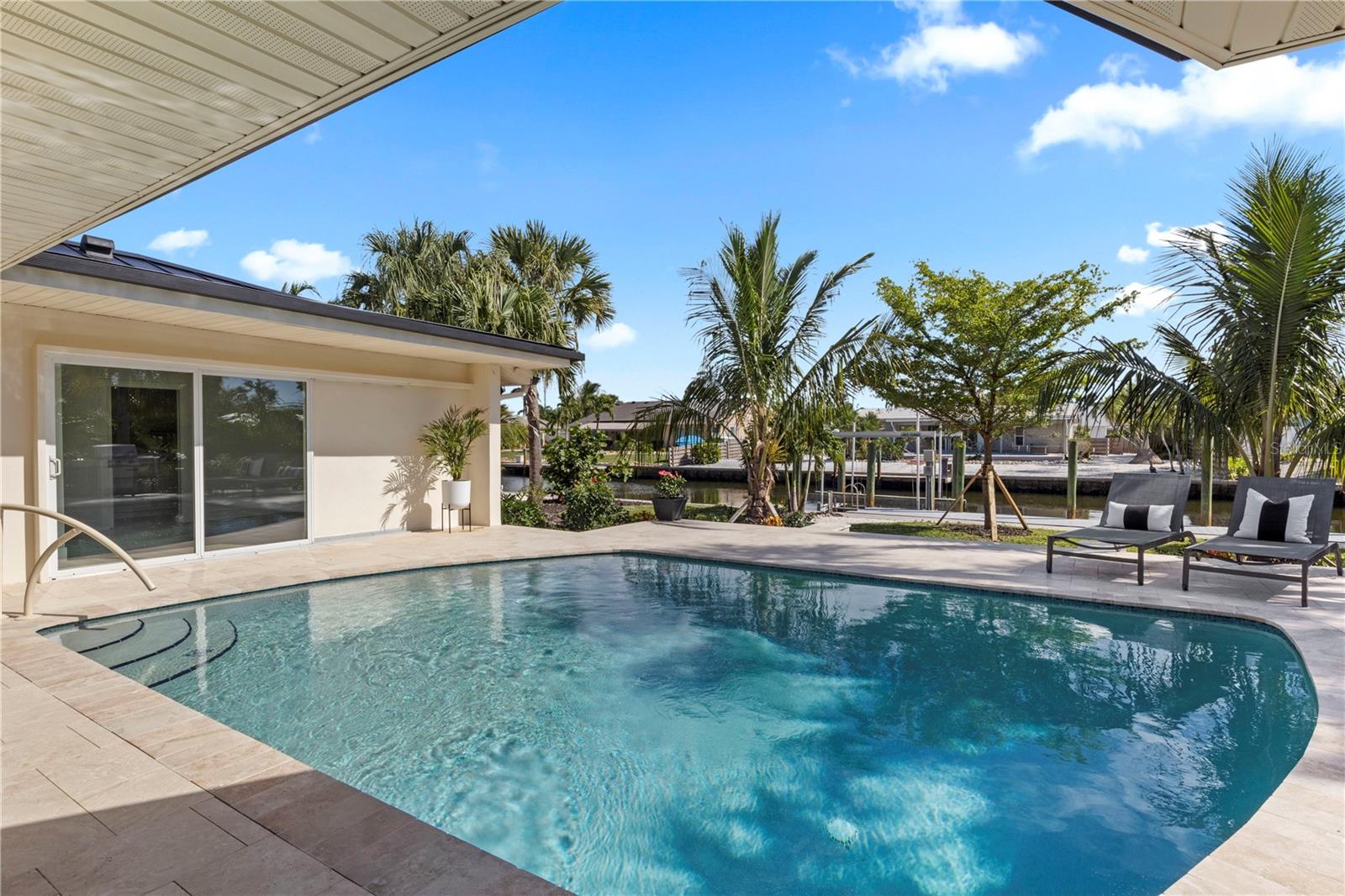 Image 54 of 81 For 624 Dundee Lane