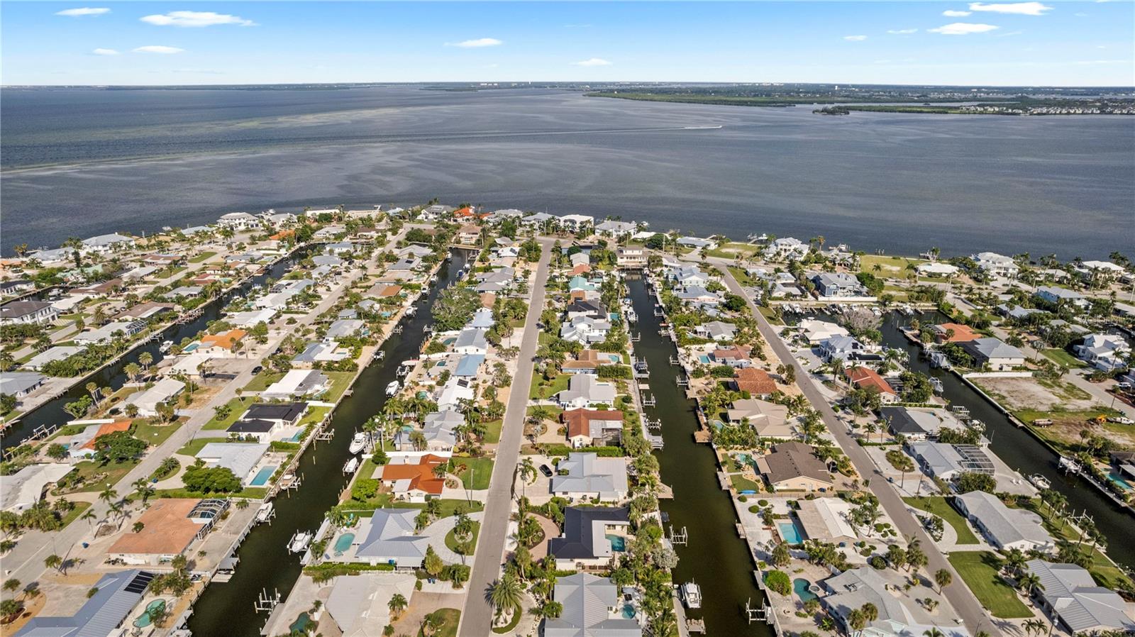 Image 66 of 81 For 624 Dundee Lane