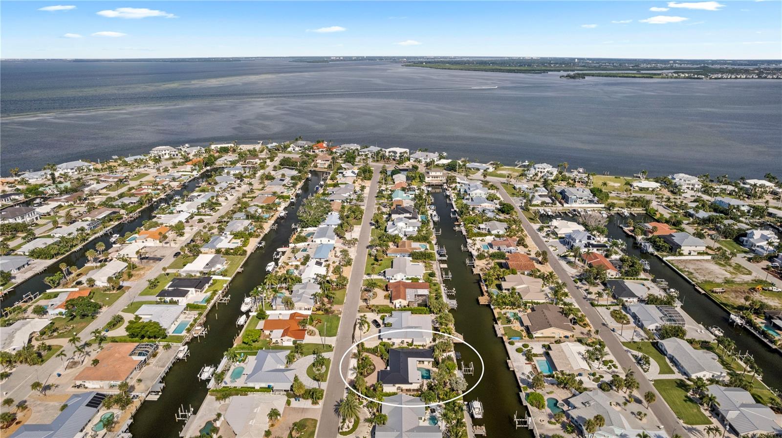 Image 67 of 81 For 624 Dundee Lane