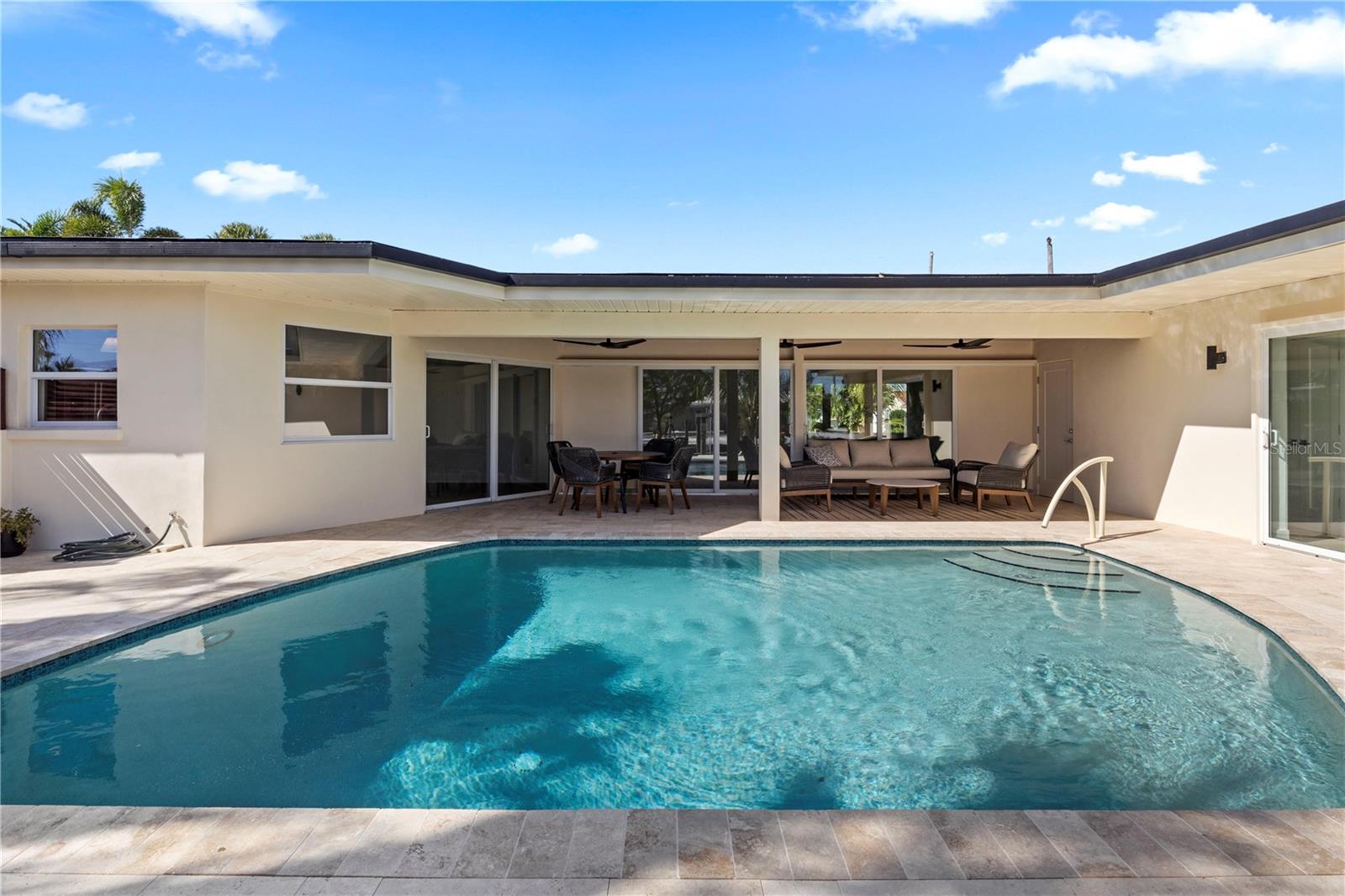 Image 7 of 81 For 624 Dundee Lane