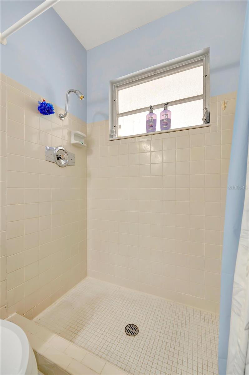 Image 19 of 21 For 6057 Coral Way 3