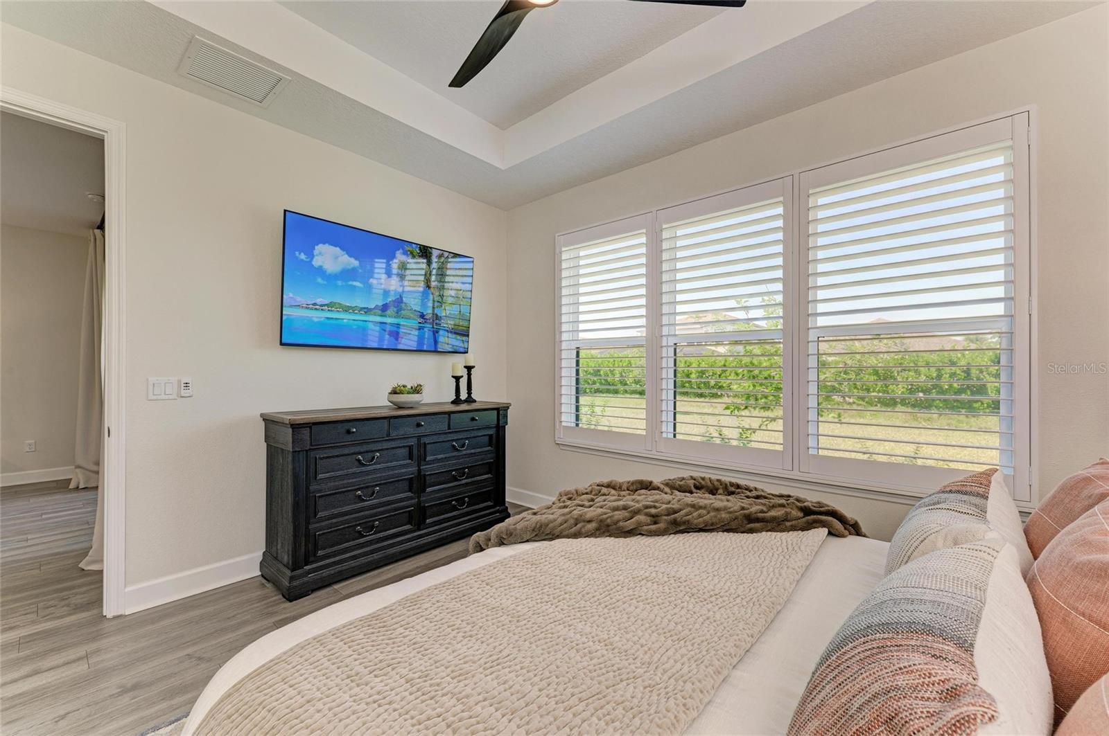 Image 25 of 53 For 16225 Paynes Mill Drive