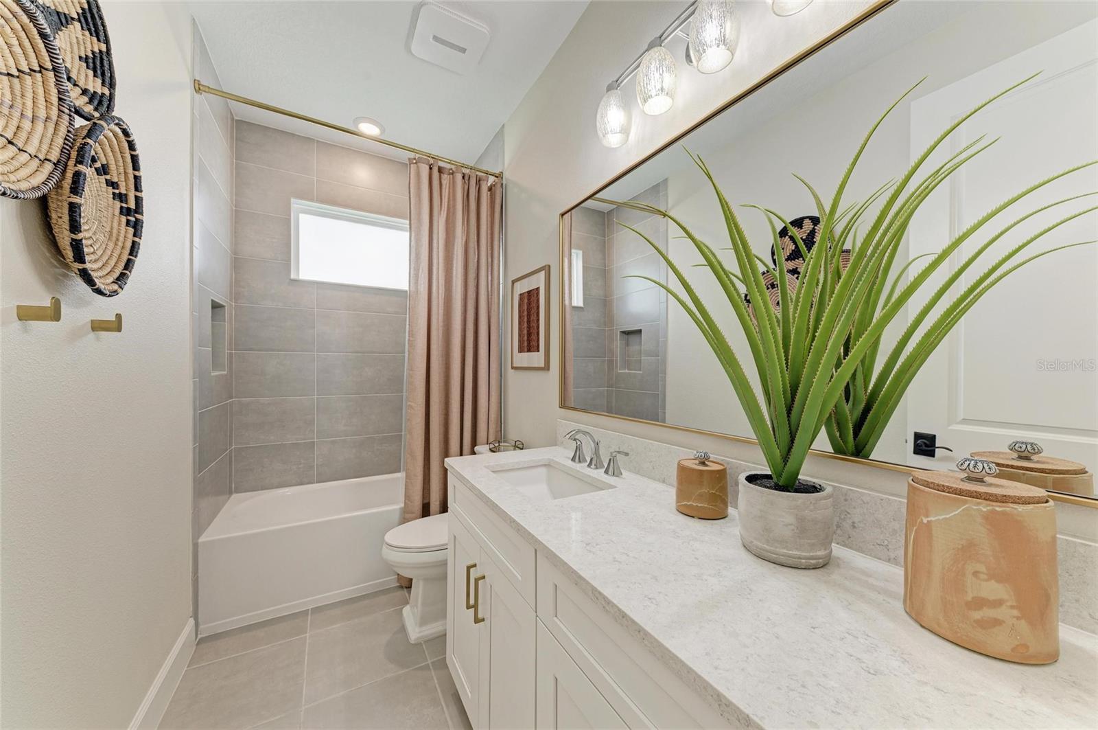 Image 34 of 53 For 16225 Paynes Mill Drive