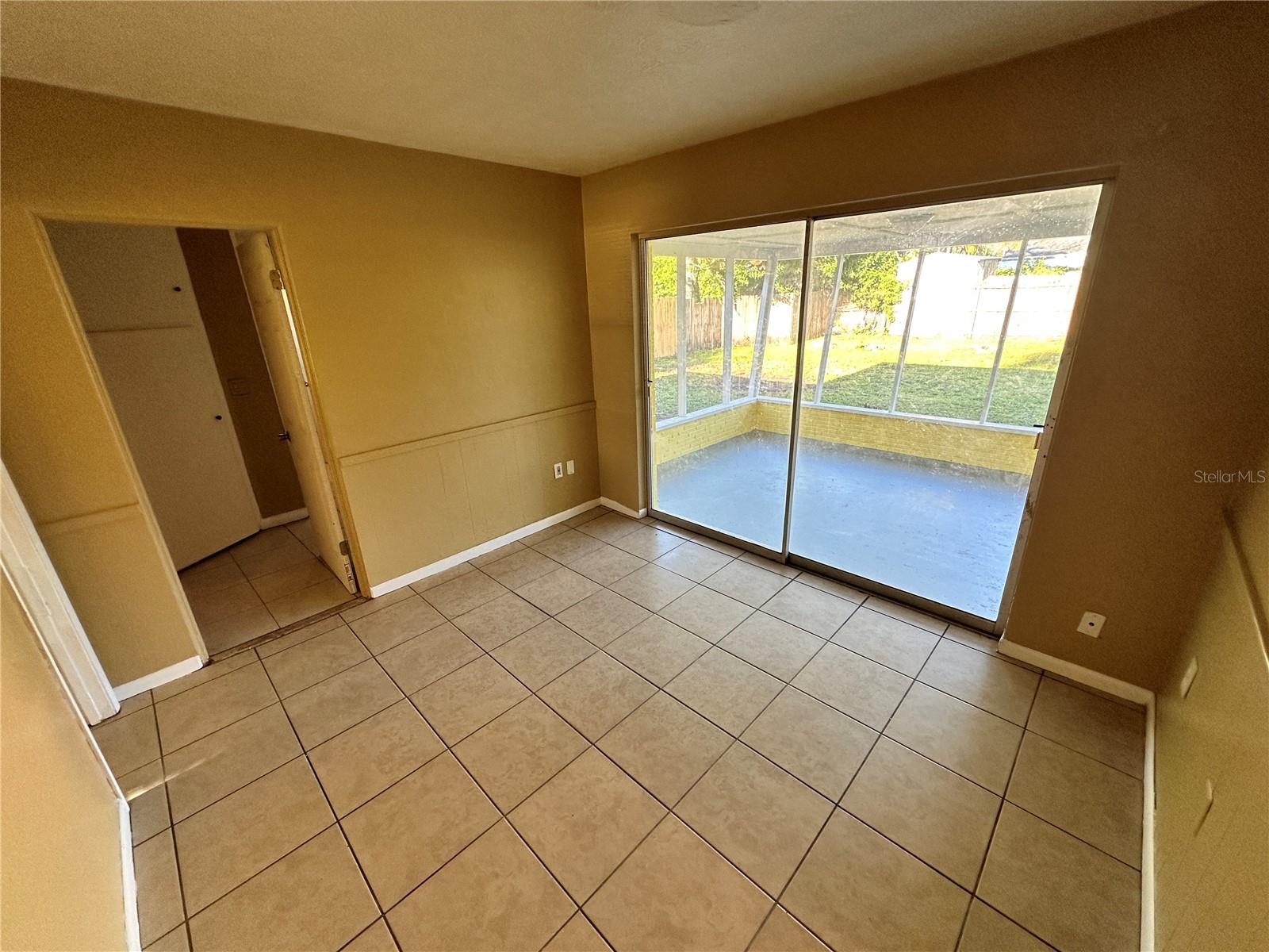 Image 19 of 35 For 4416 19th Street Circle W A