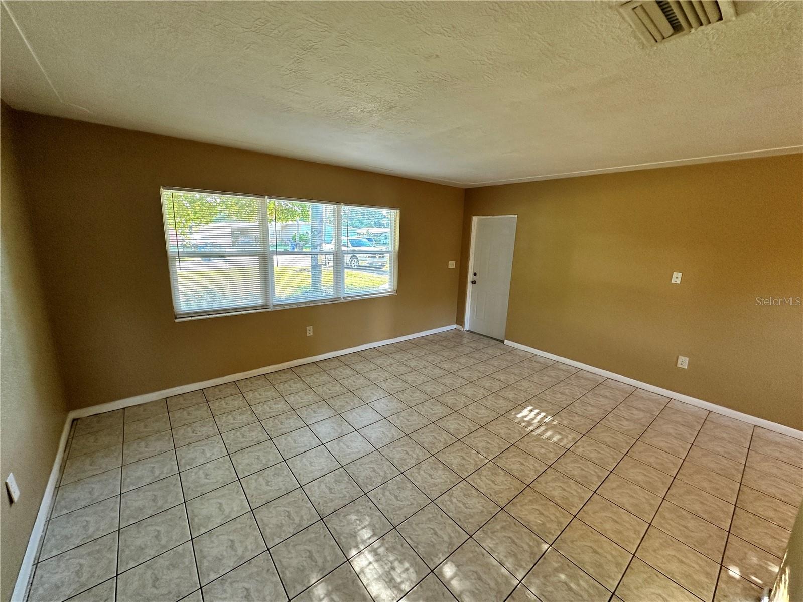 Image 3 of 35 For 4416 19th Street Circle W A
