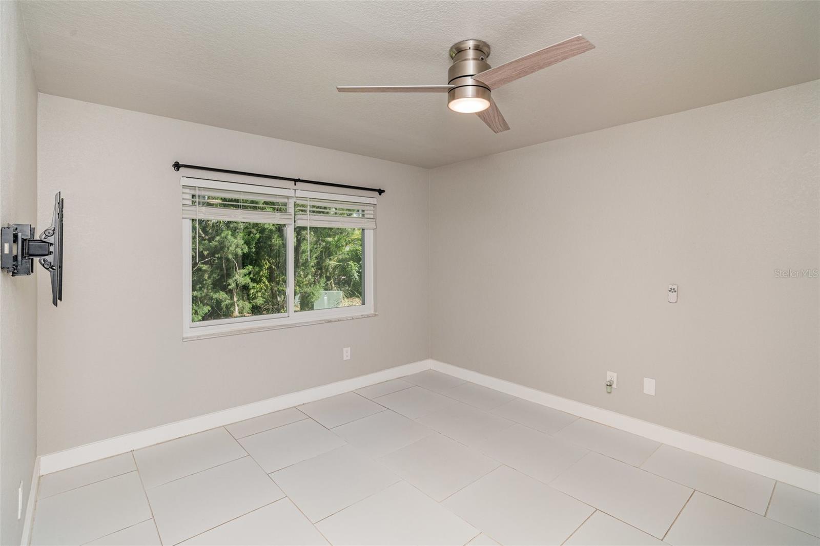 Image 11 of 31 For 25050 Sandhill Boulevard A4