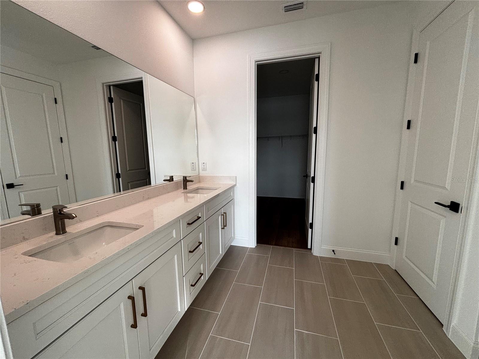 Image 12 of 19 For 5687 Freestone Circle