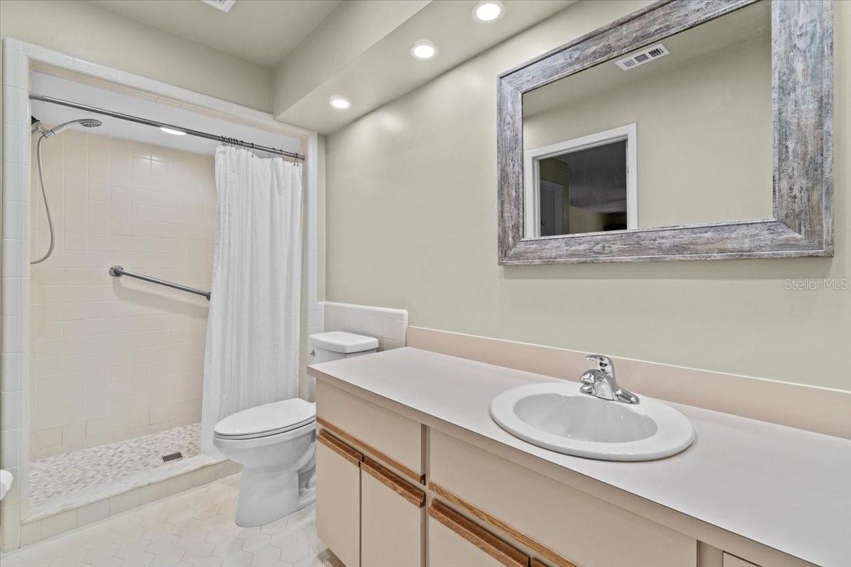 Image 19 of 25 For 511 Pebble Springs Court