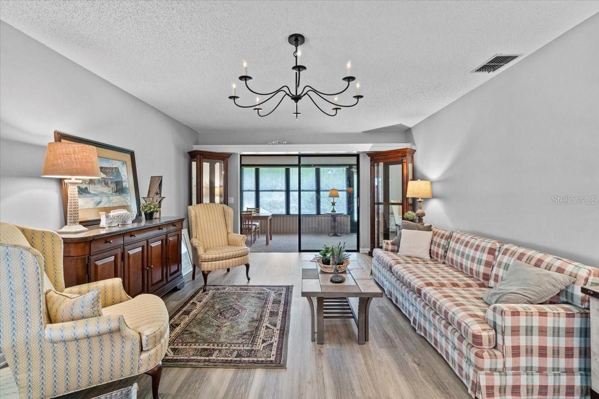 Image 4 of 25 For 511 Pebble Springs Court