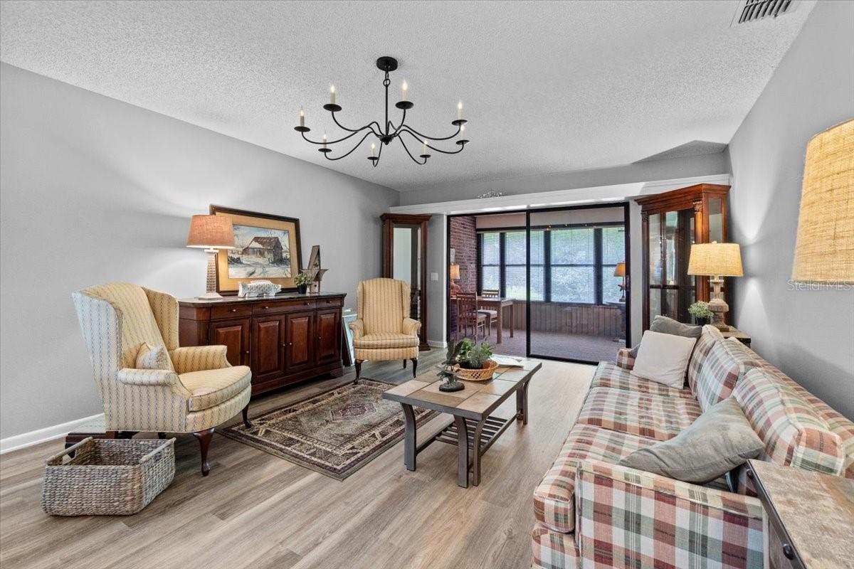 Image 5 of 25 For 511 Pebble Springs Court