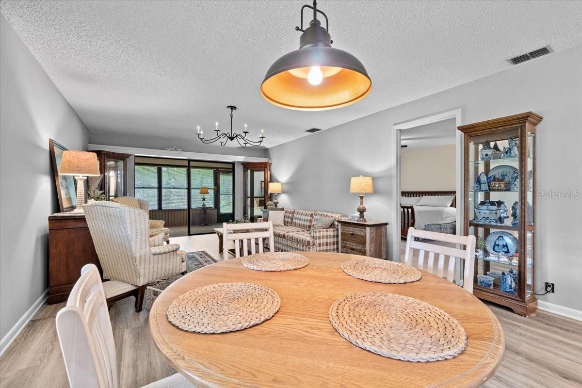 Image 7 of 25 For 511 Pebble Springs Court