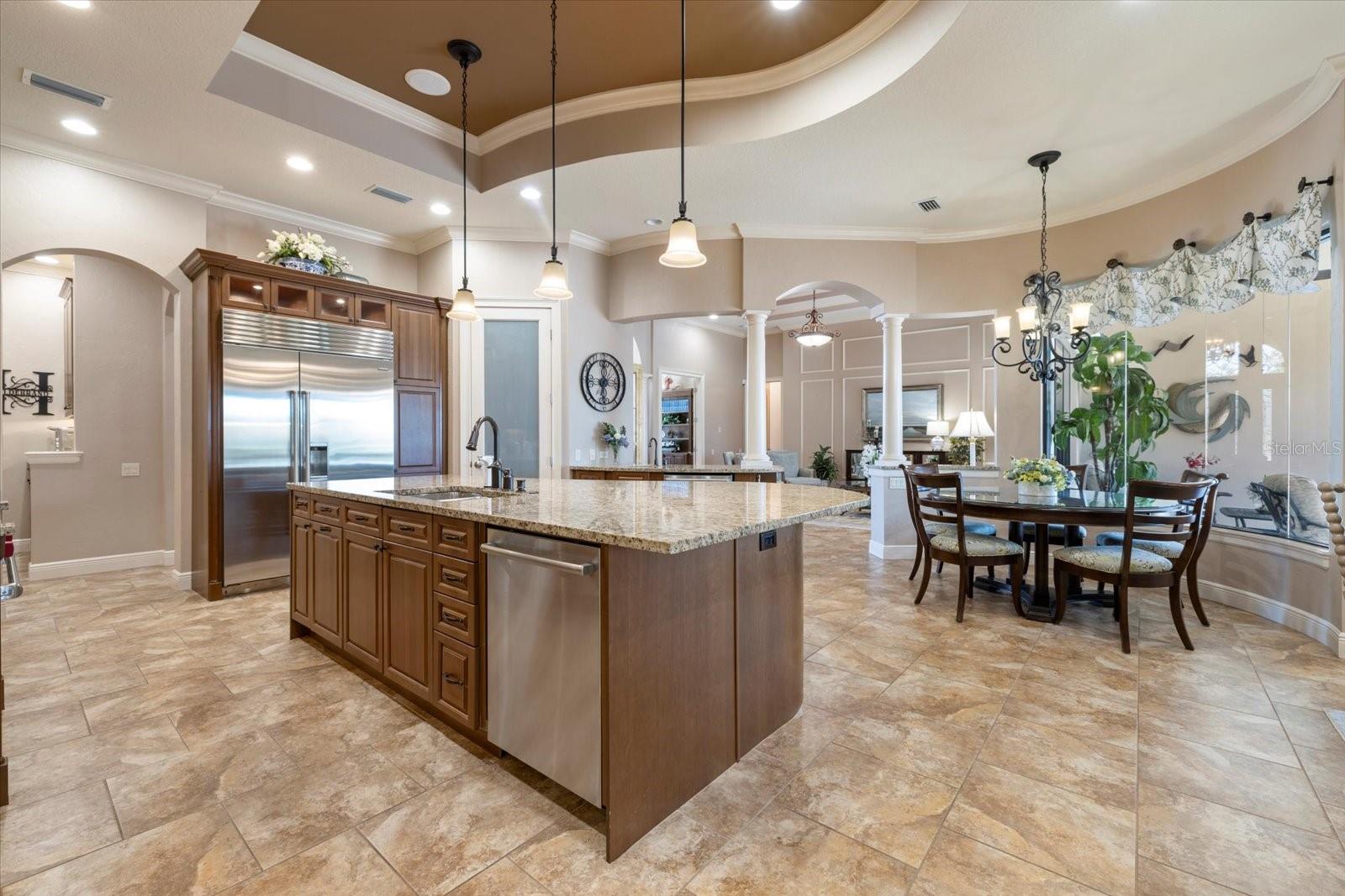 Image 14 of 80 For 26725 Raphis Royale Boulevard