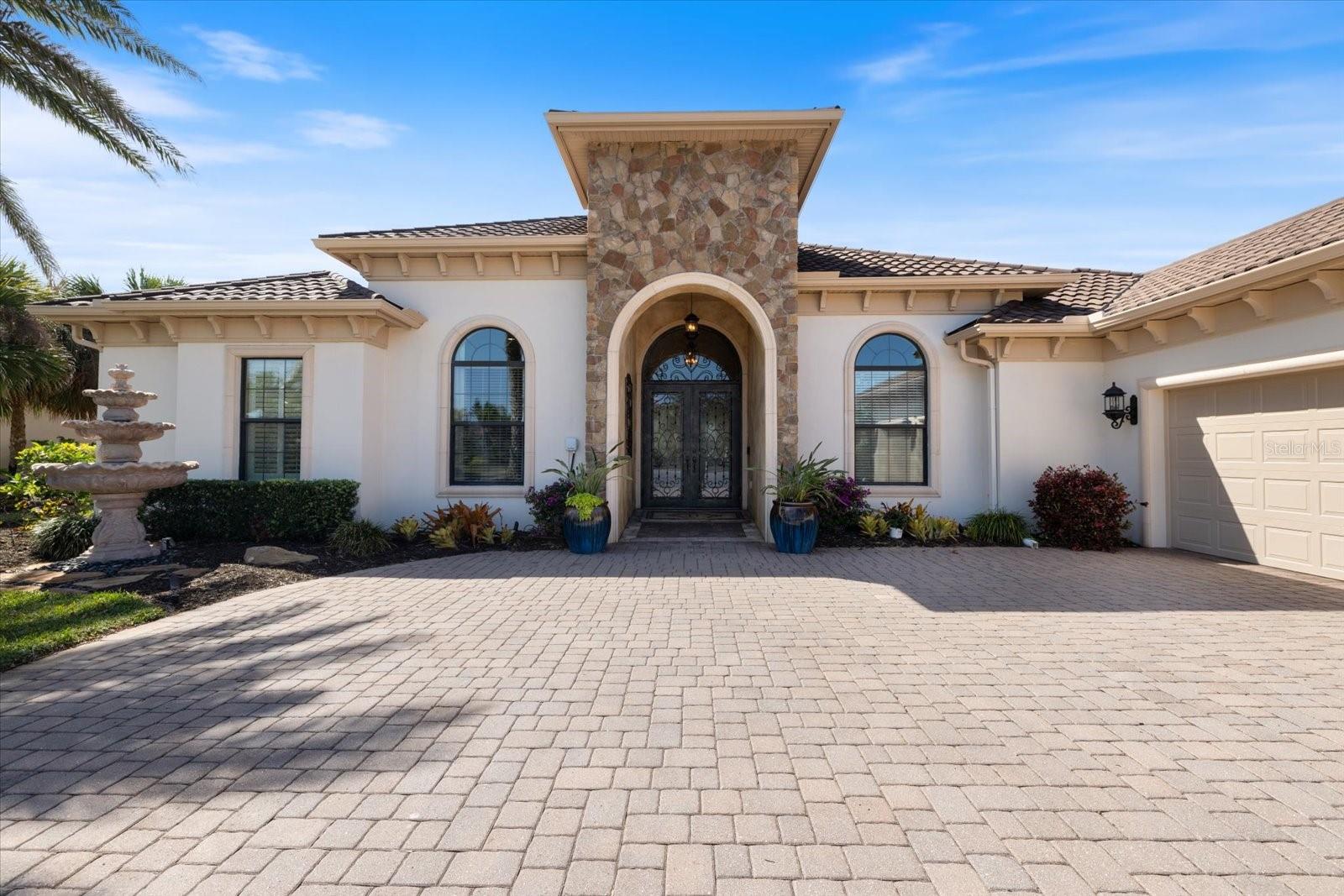 Image 4 of 80 For 26725 Raphis Royale Boulevard