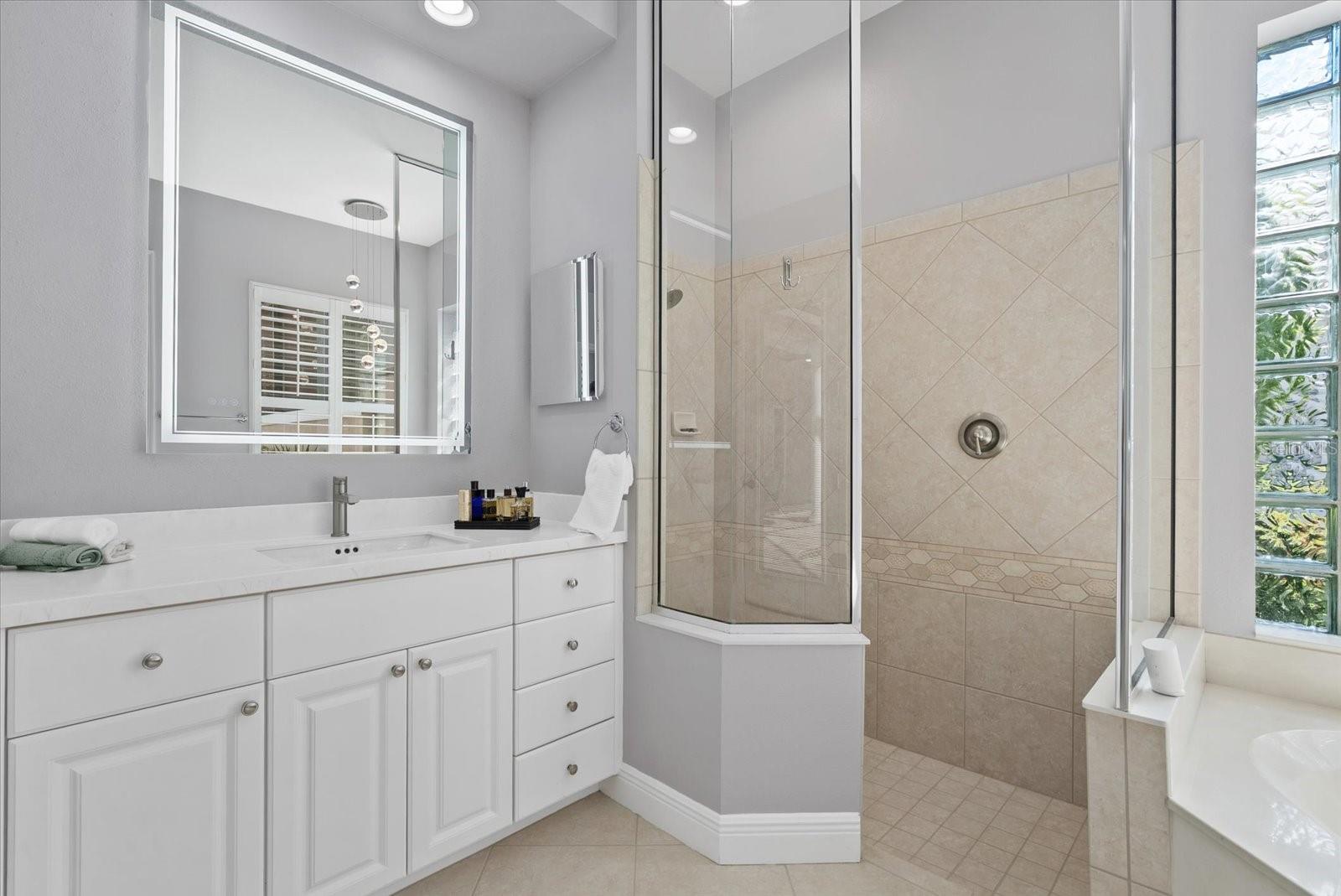 Image 36 of 79 For 13876 Siena Loop