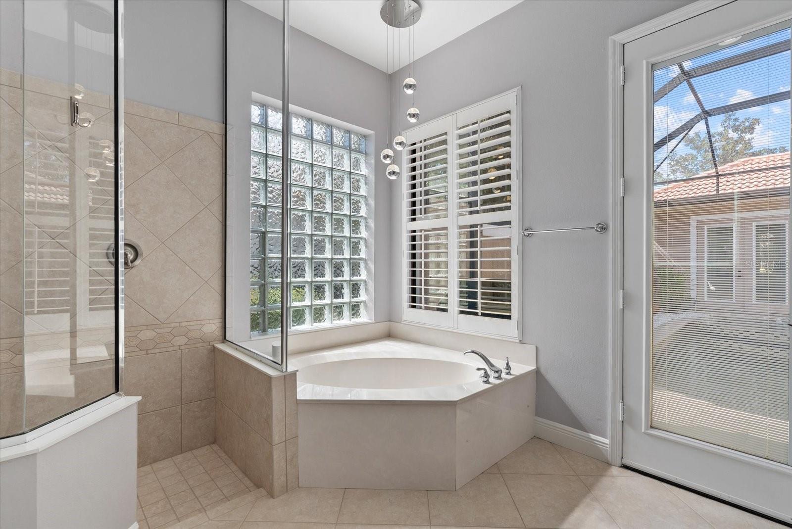 Image 38 of 79 For 13876 Siena Loop