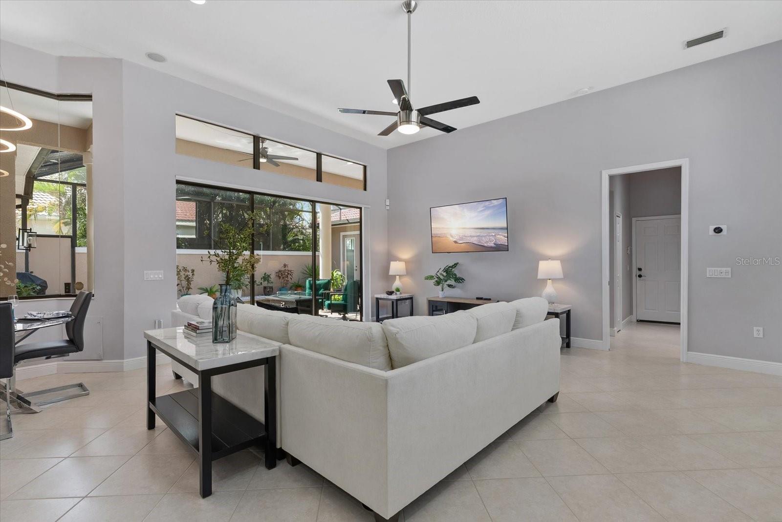 Image 5 of 79 For 13876 Siena Loop