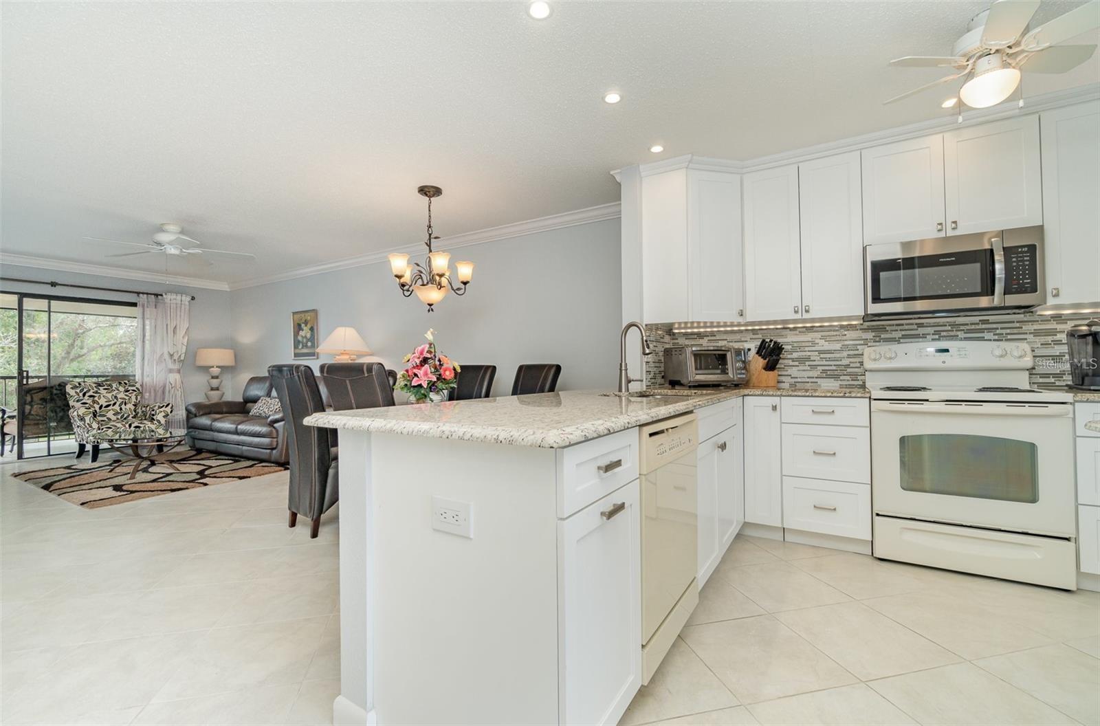 Image 9 of 26 For 764 Avenida Estancia  208