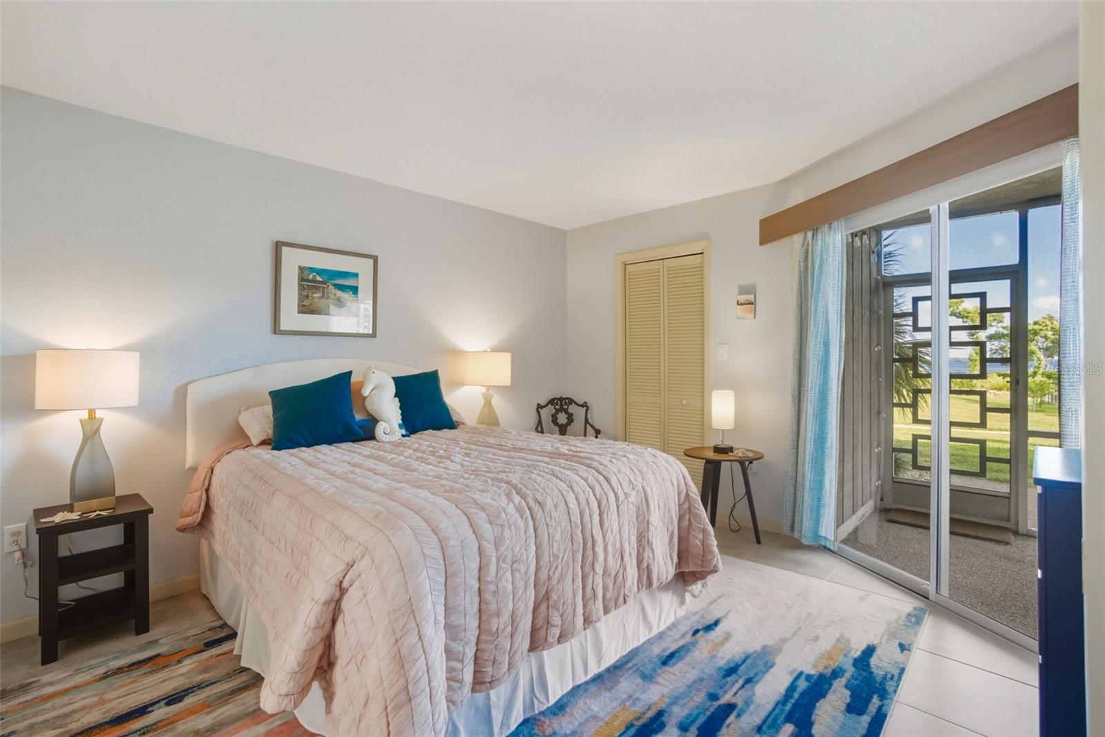 Image 17 of 48 For 725 Manatee Avenue 725