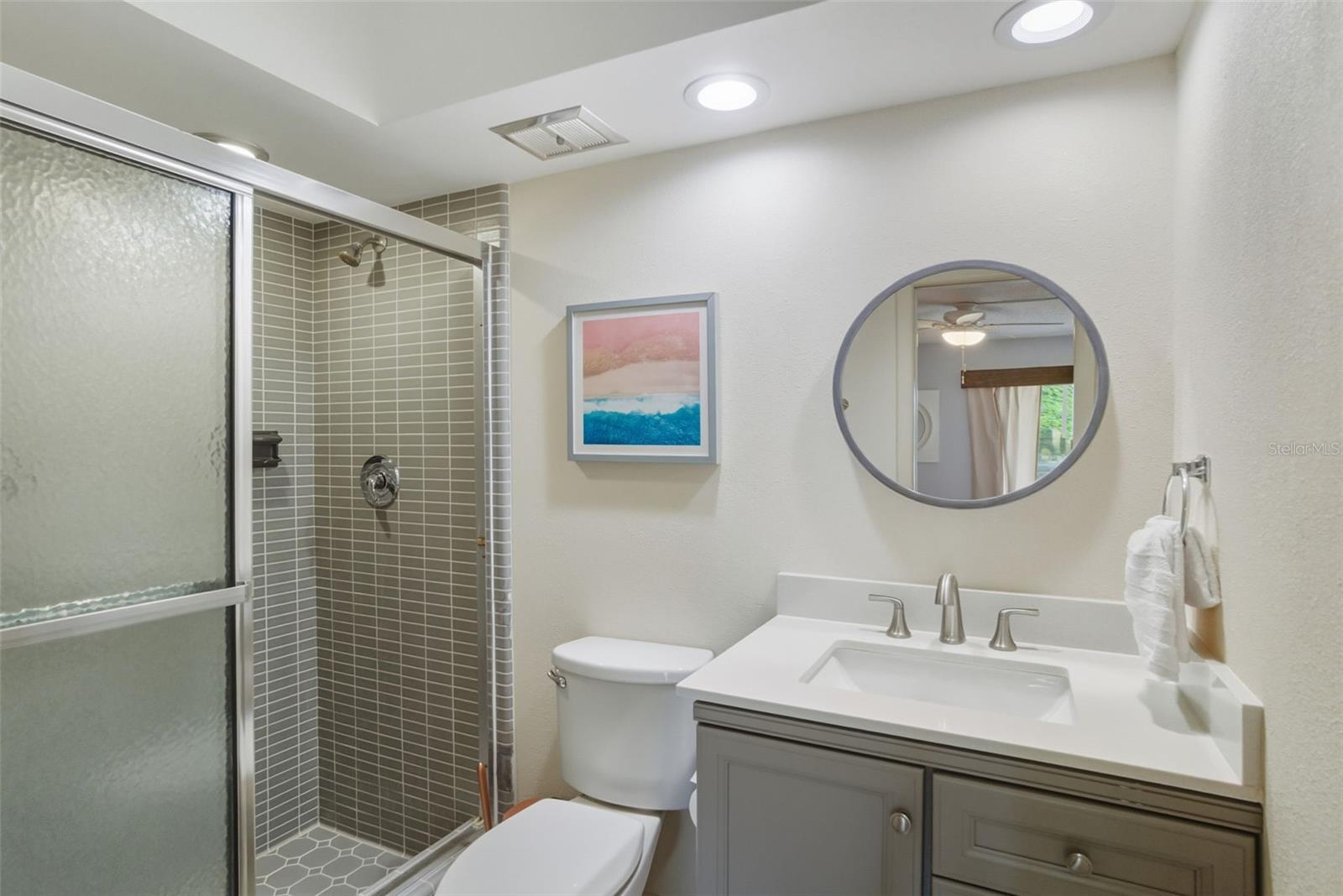 Image 26 of 48 For 725 Manatee Avenue 725