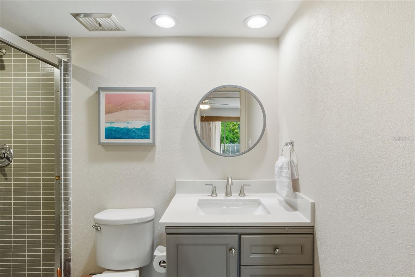 Image 27 of 48 For 725 Manatee Avenue 725