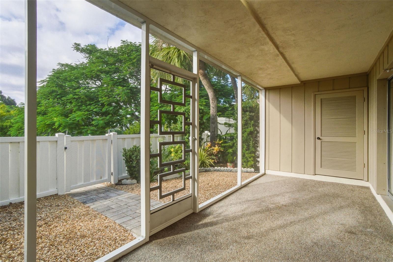 Image 31 of 48 For 725 Manatee Avenue 725