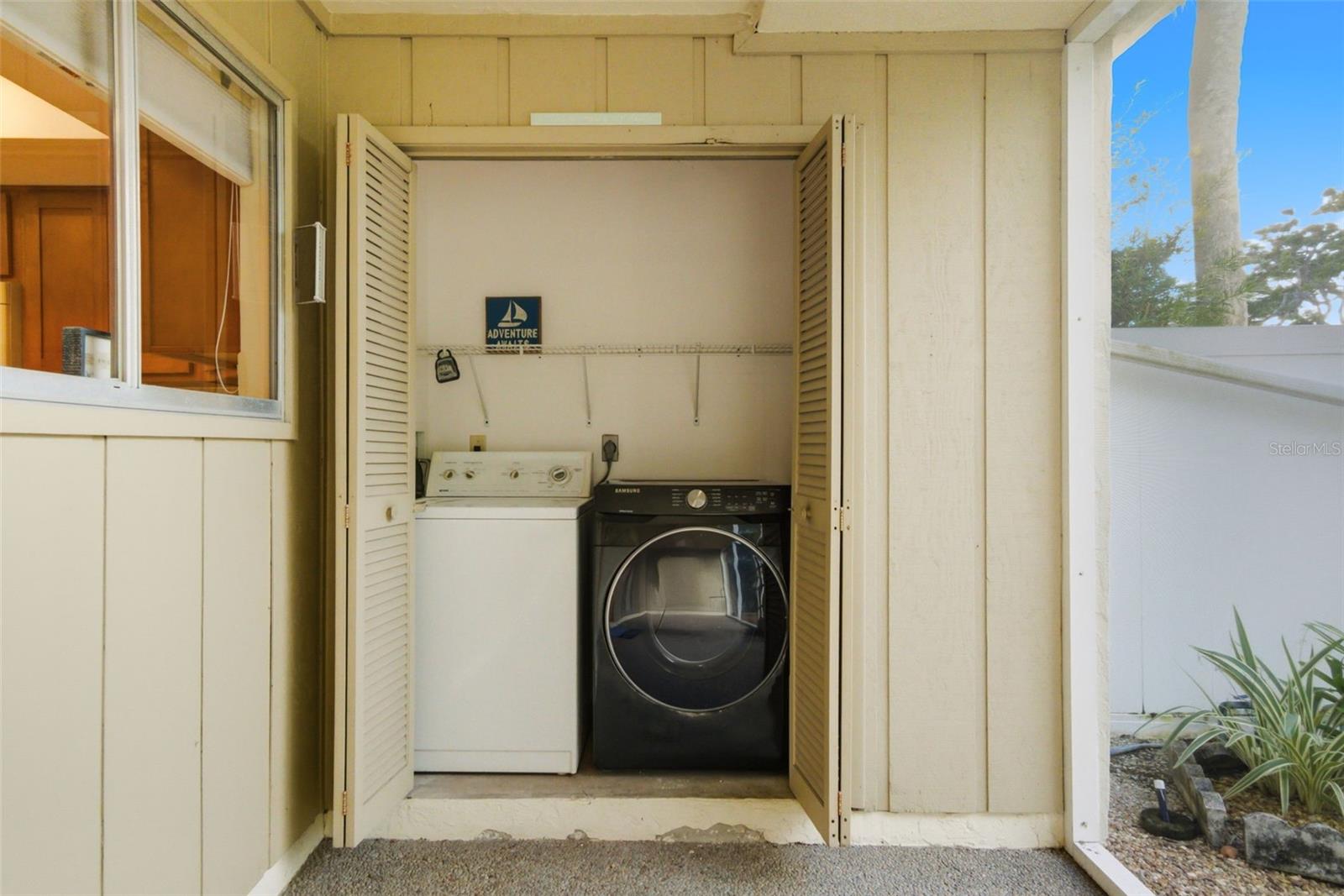 Image 33 of 48 For 725 Manatee Avenue 725