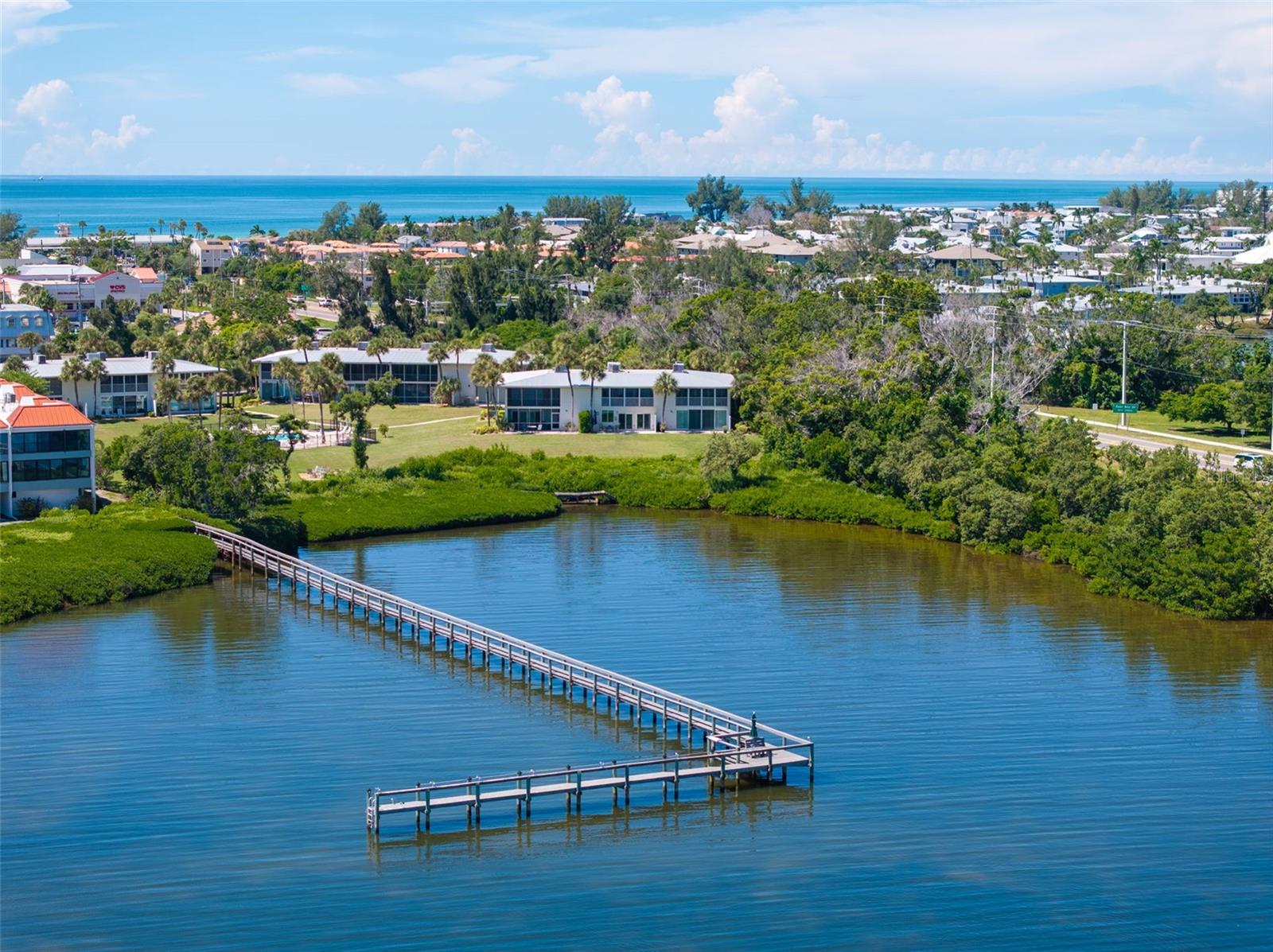 Image 39 of 48 For 725 Manatee Avenue 725