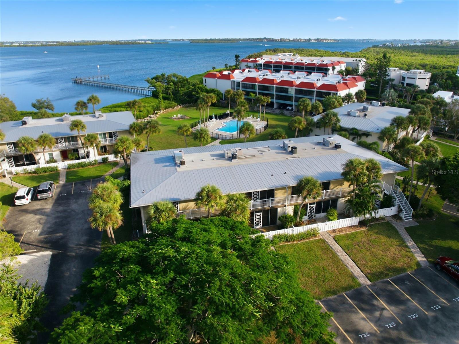 Image 42 of 48 For 725 Manatee Avenue 725