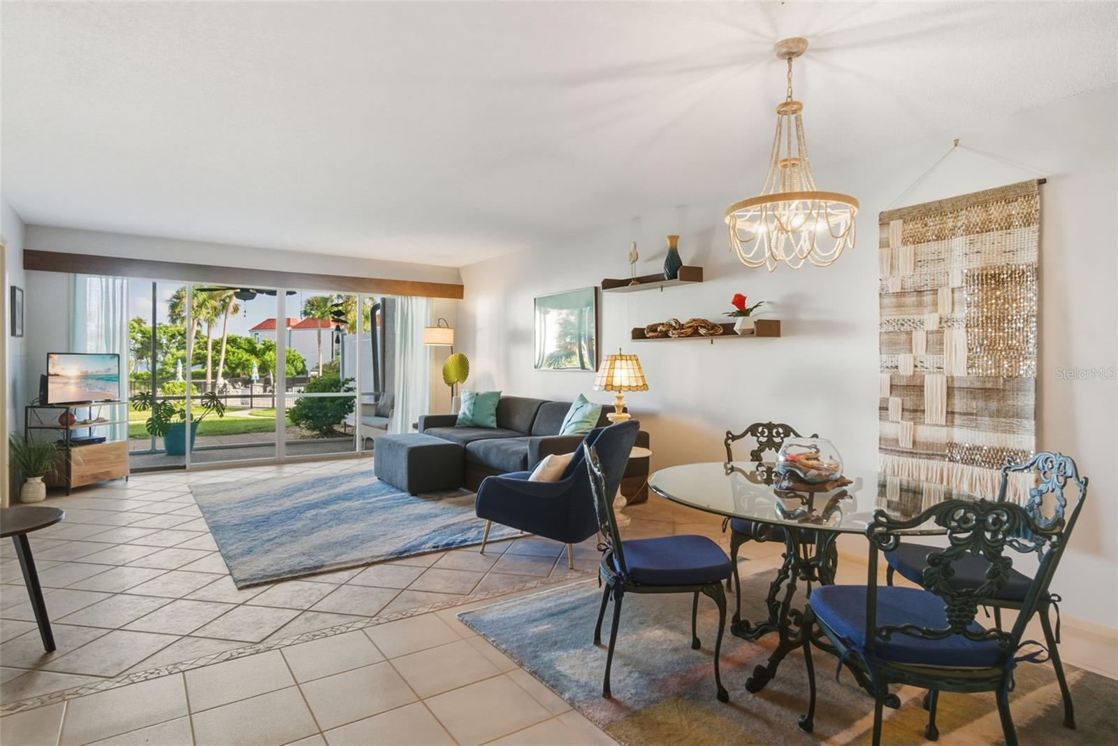 Image 7 of 48 For 725 Manatee Avenue 725