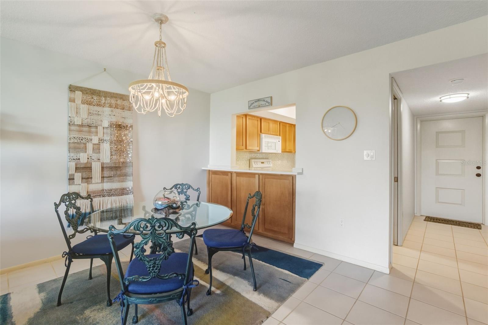 Image 9 of 48 For 725 Manatee Avenue 725