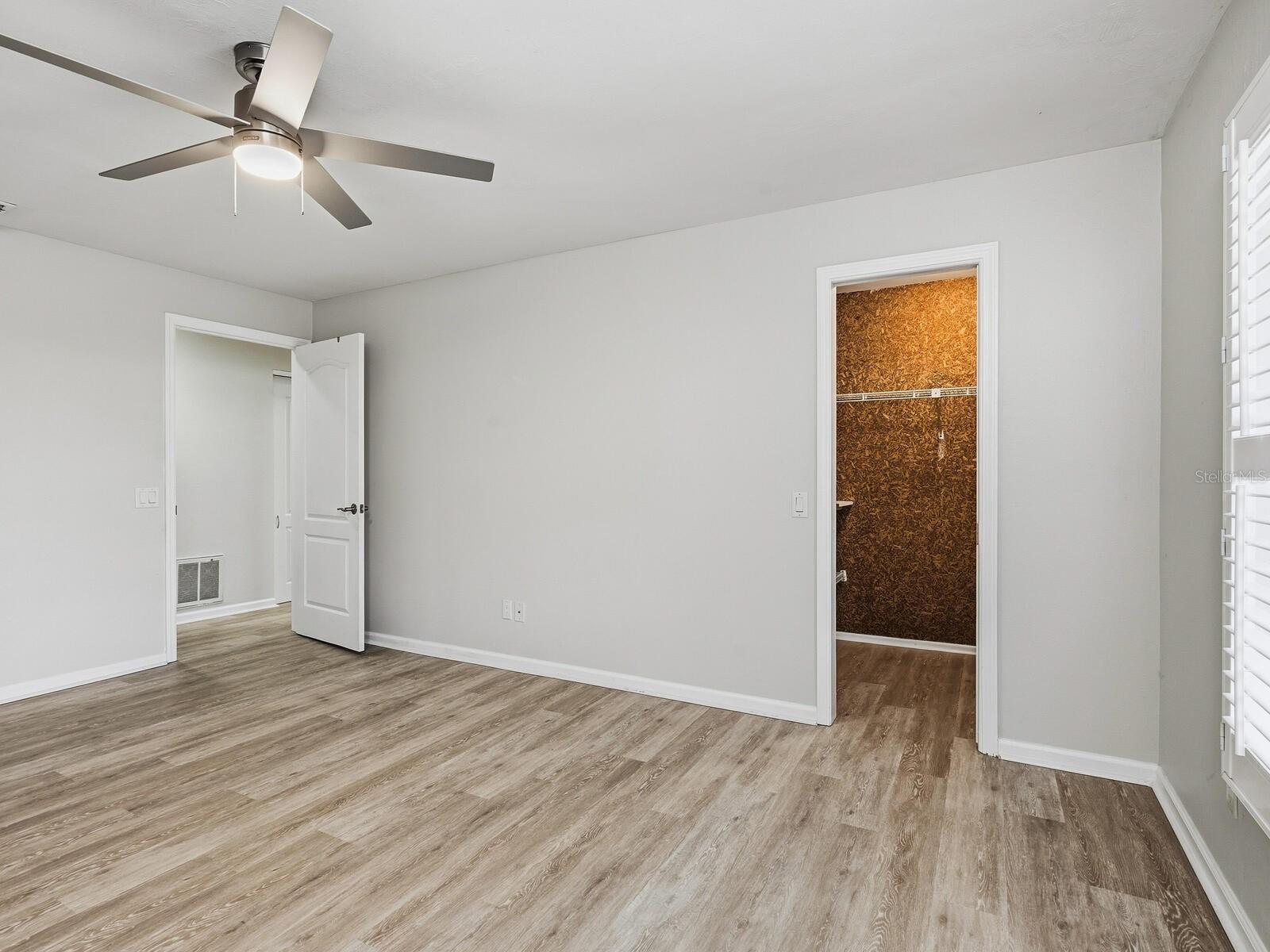 Image 27 of 56 For 140 Sea Anchor Drive