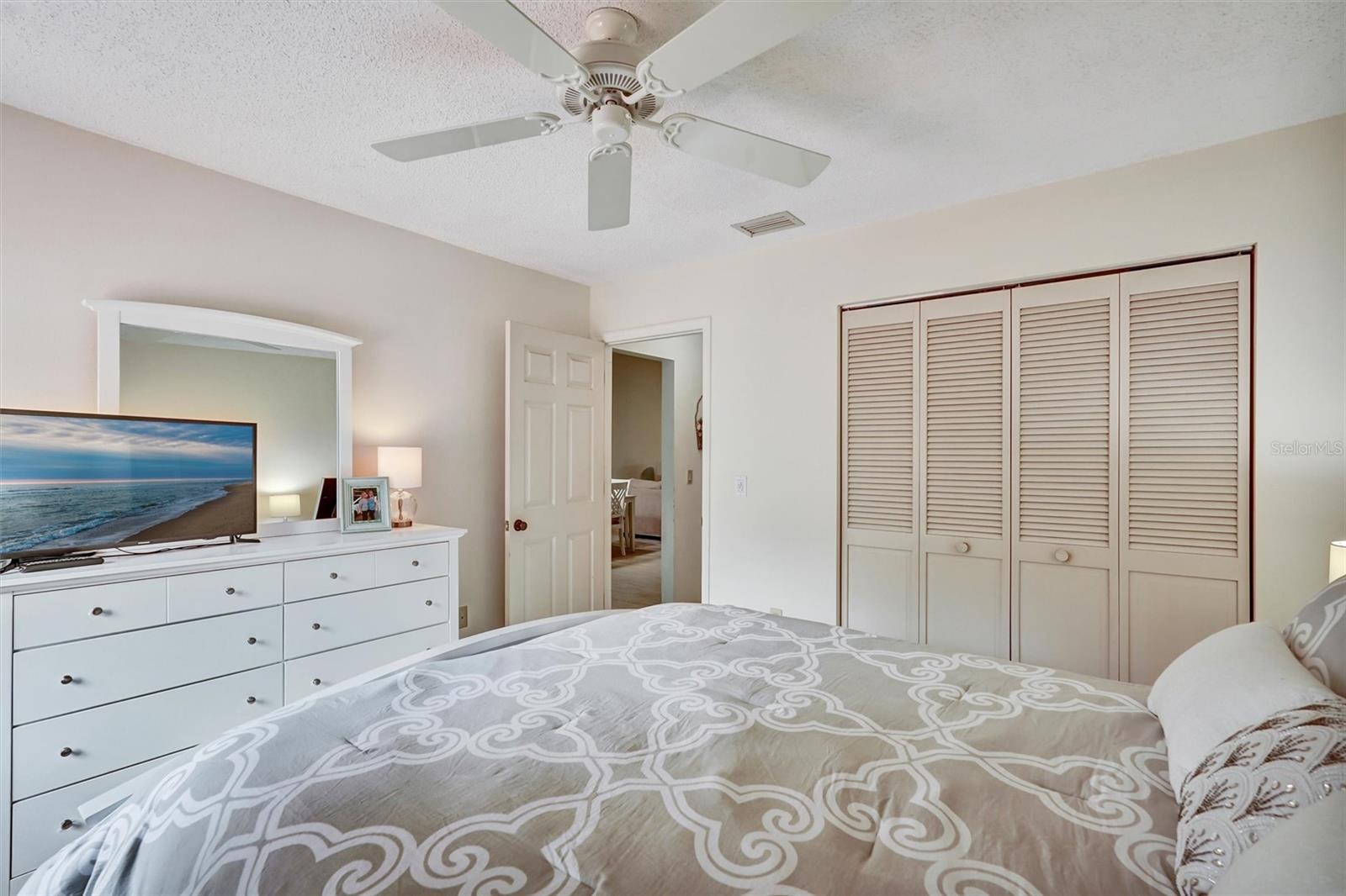 Image 21 of 27 For 6221 Timber Lake Drive C10