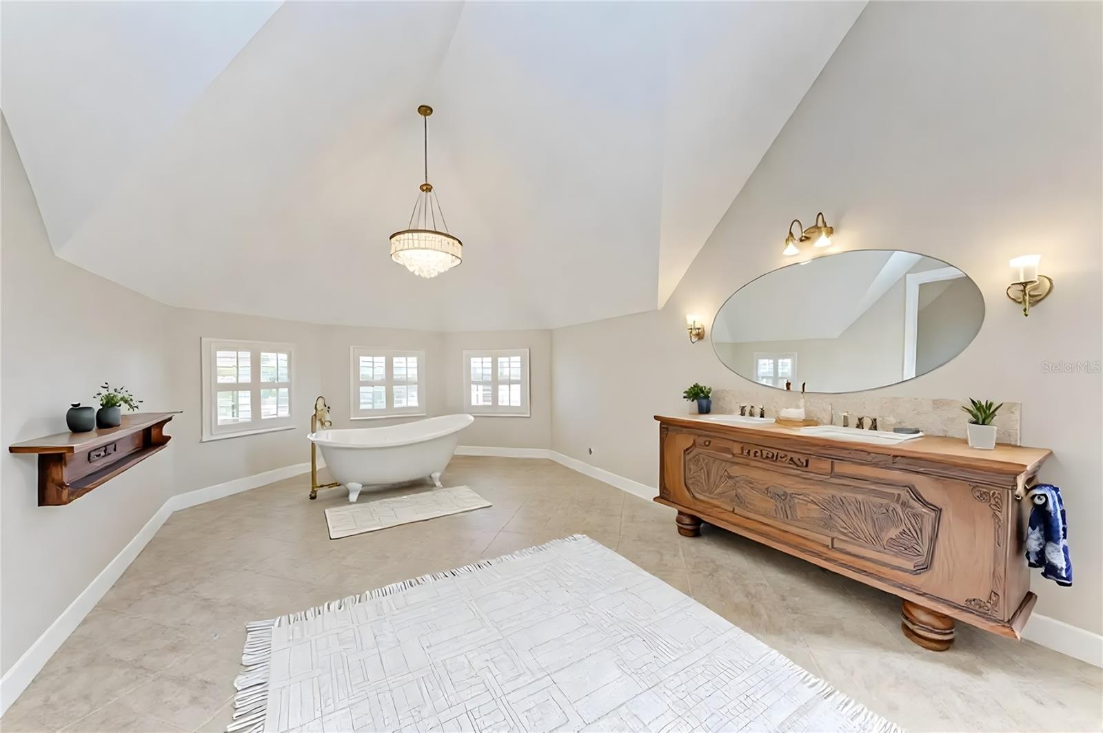 Image 18 of 86 For 1825 Bayshore Drive