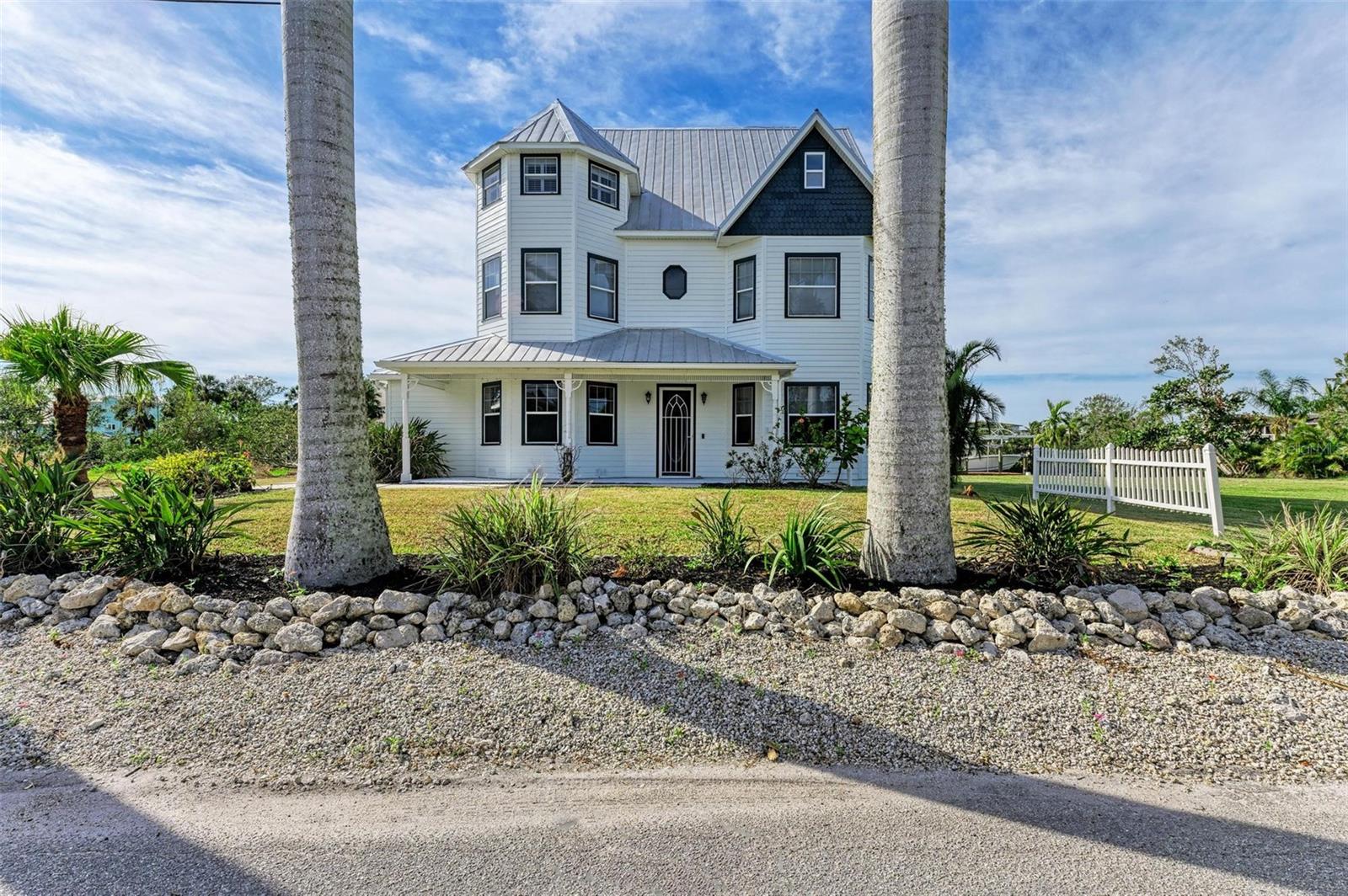 Image 24 of 86 For 1825 Bayshore Drive