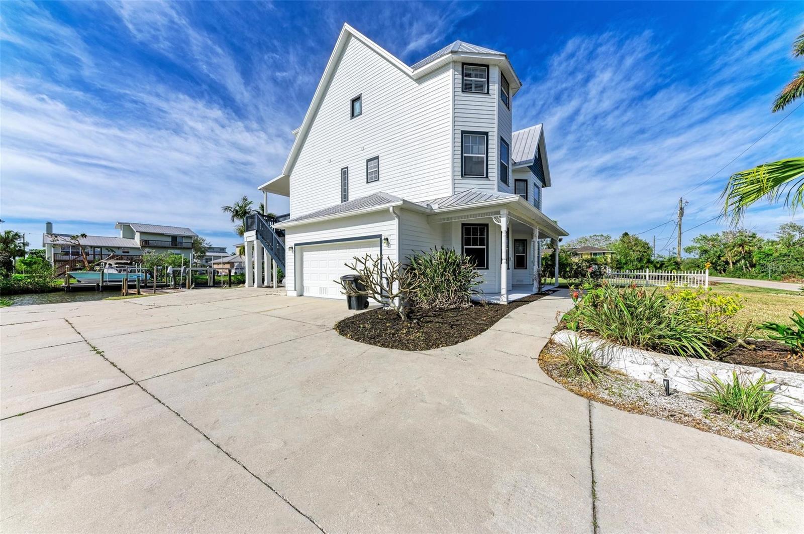 Image 26 of 86 For 1825 Bayshore Drive