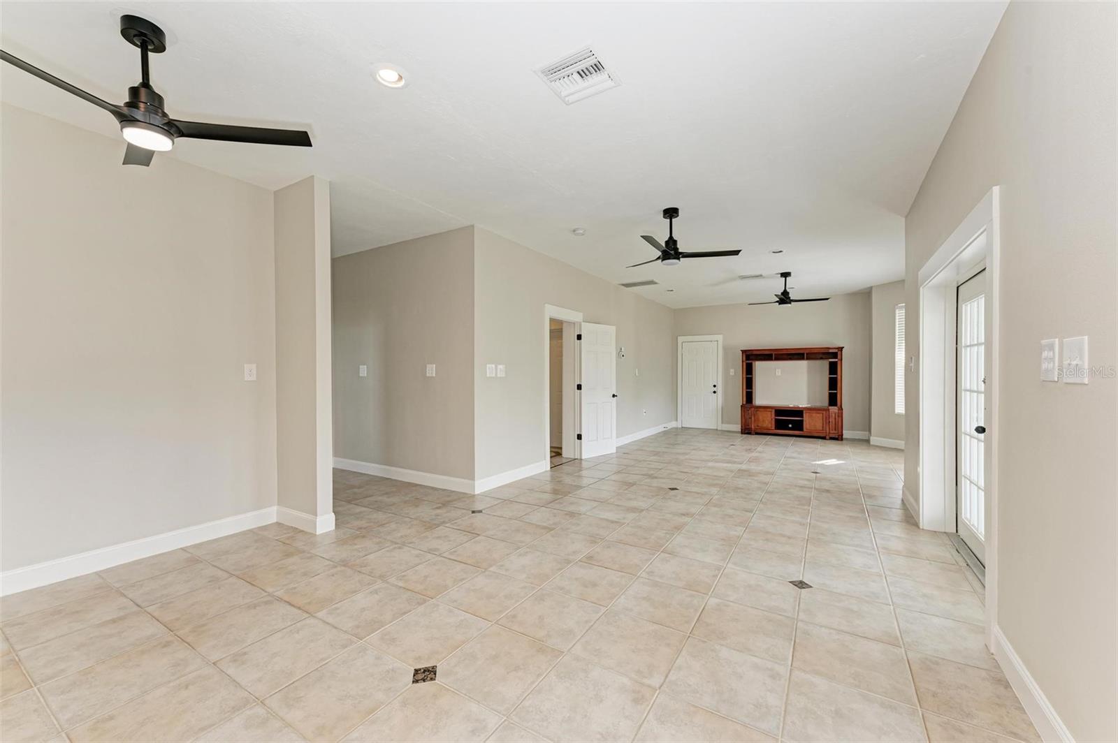 Image 29 of 86 For 1825 Bayshore Drive