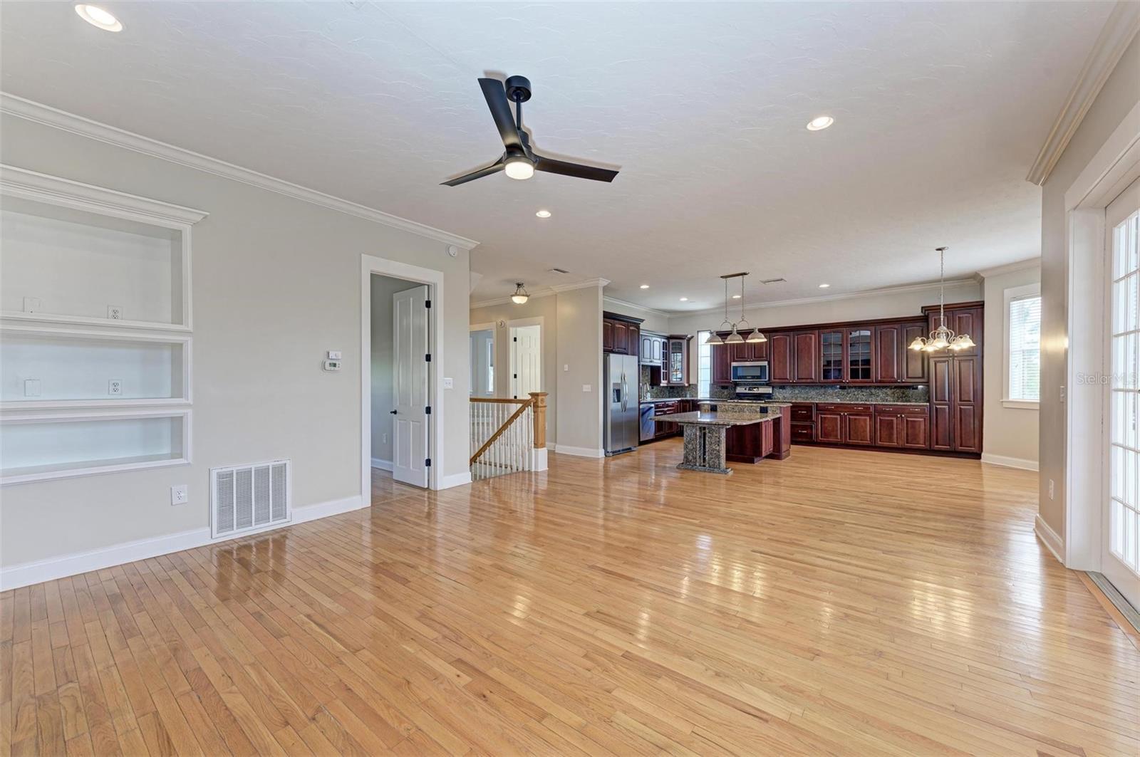 Image 42 of 86 For 1825 Bayshore Drive