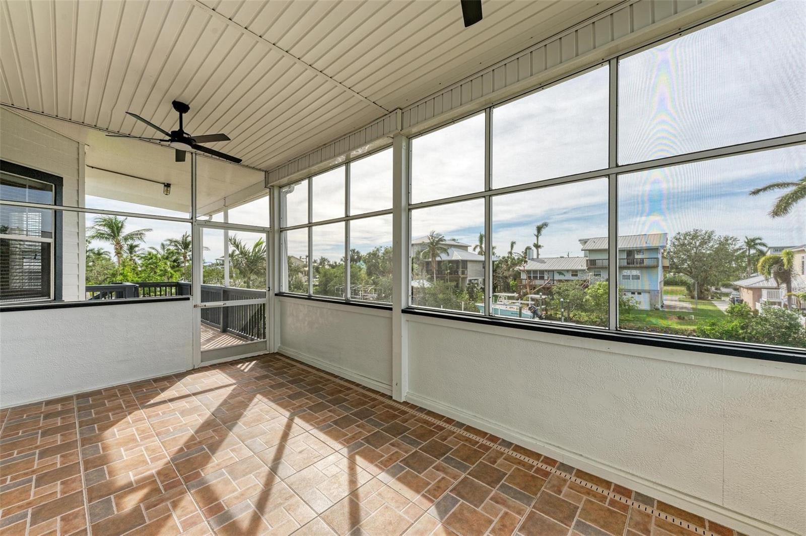 Image 46 of 86 For 1825 Bayshore Drive