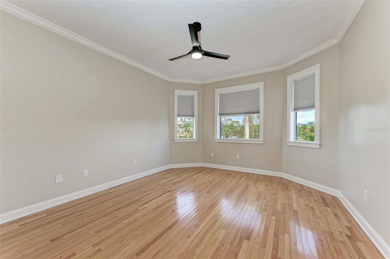 Image 56 of 86 For 1825 Bayshore Drive