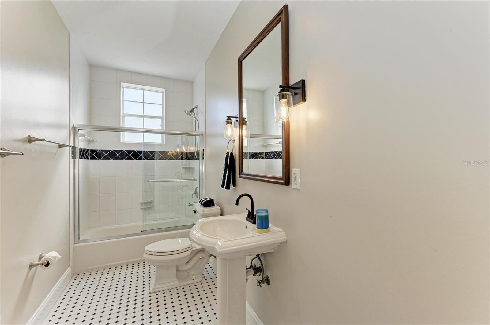 Image 58 of 86 For 1825 Bayshore Drive