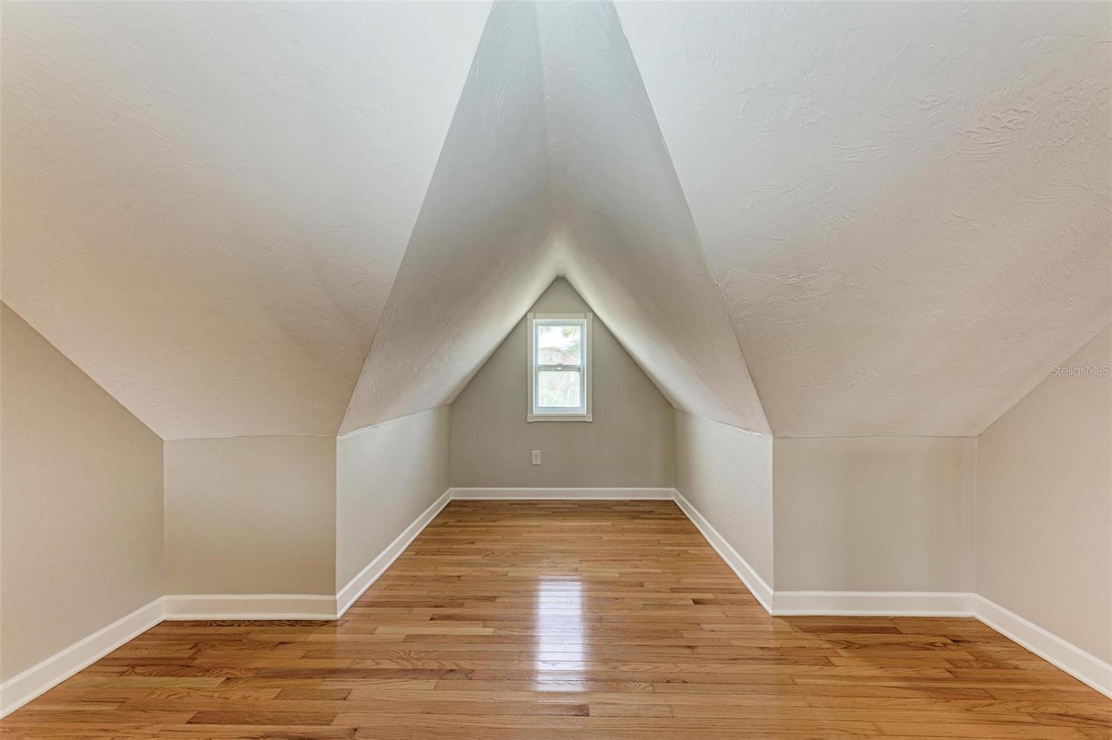 Image 65 of 86 For 1825 Bayshore Drive