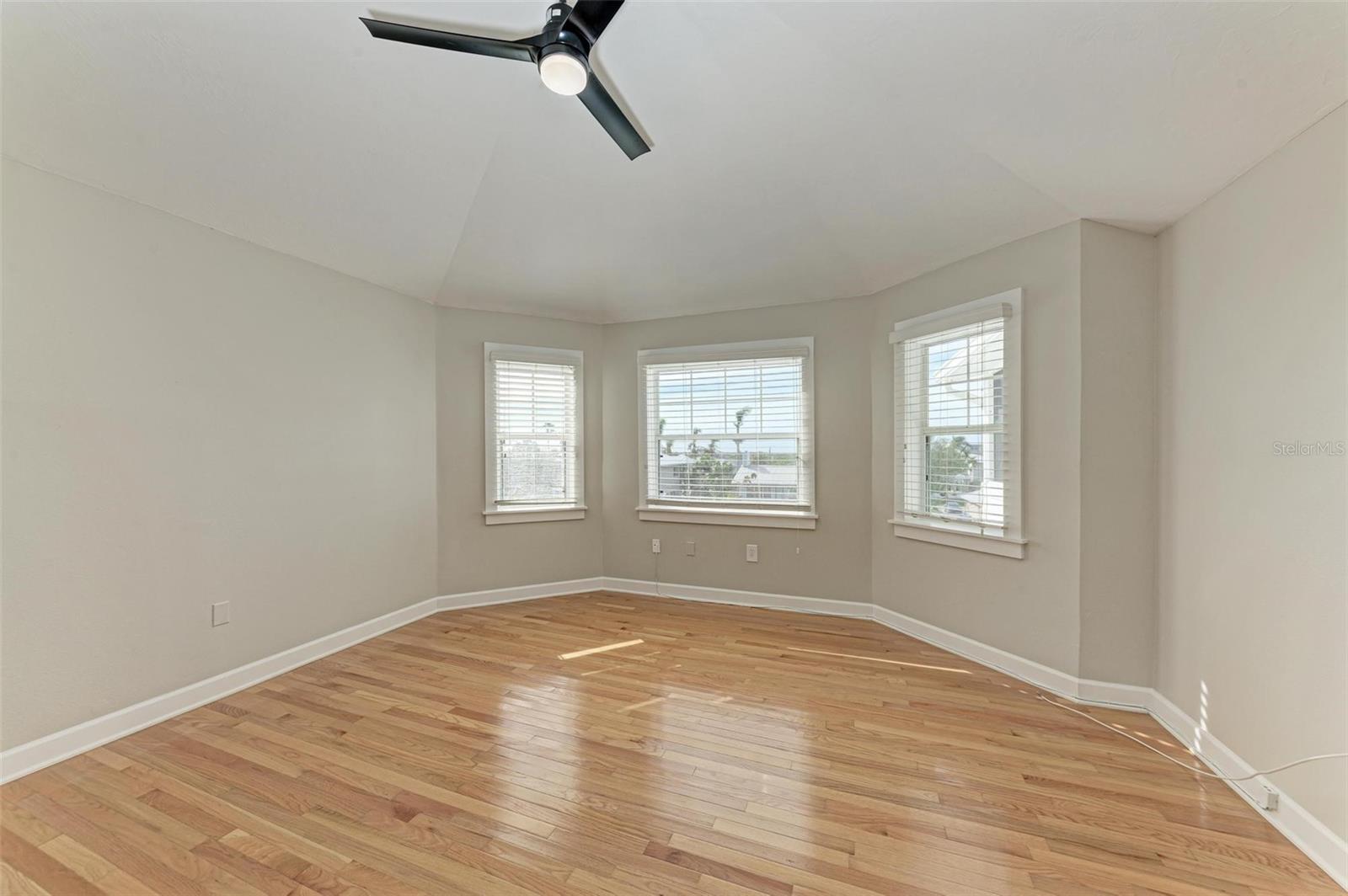 Image 69 of 86 For 1825 Bayshore Drive