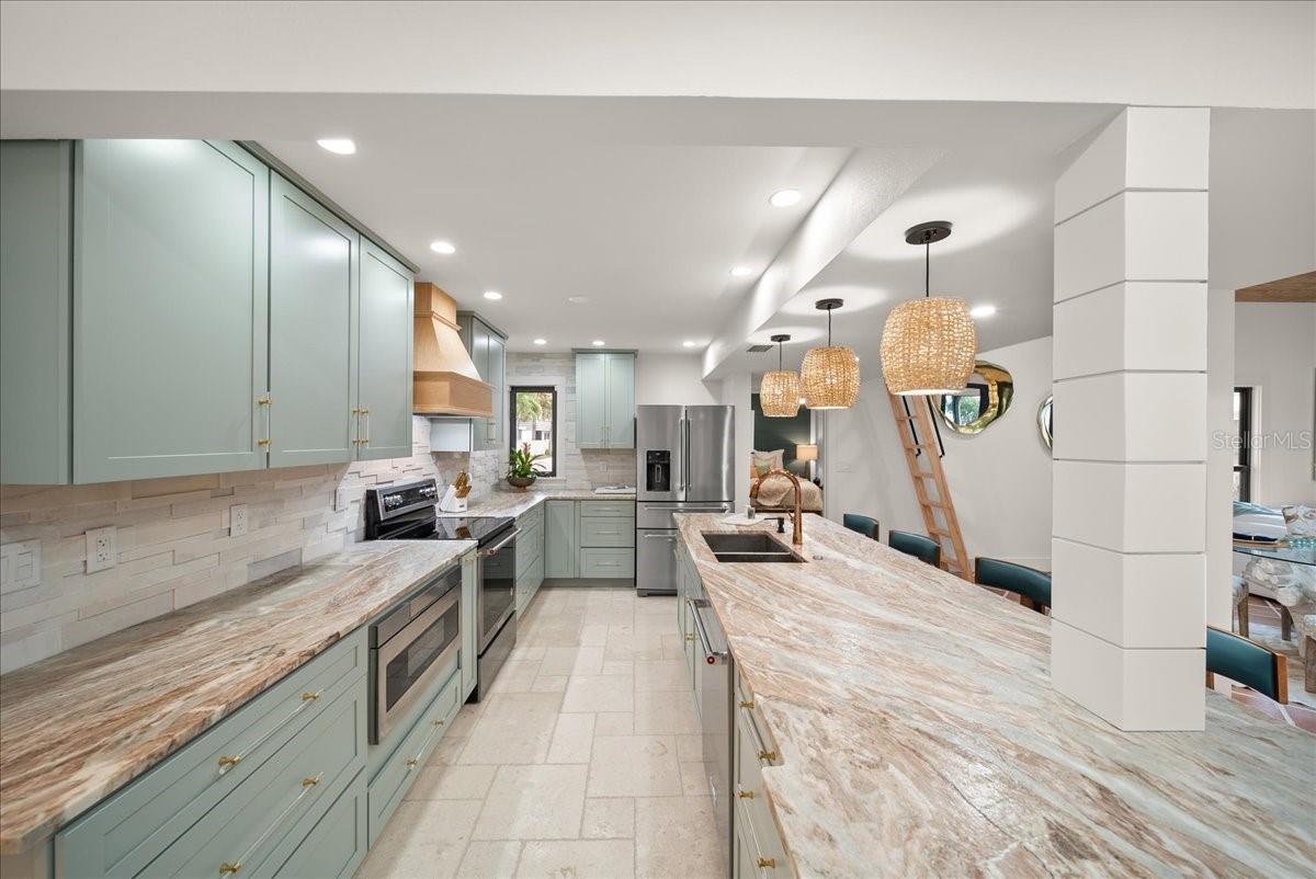 Image 24 of 97 For 718 Golden Beach Boulevard 1