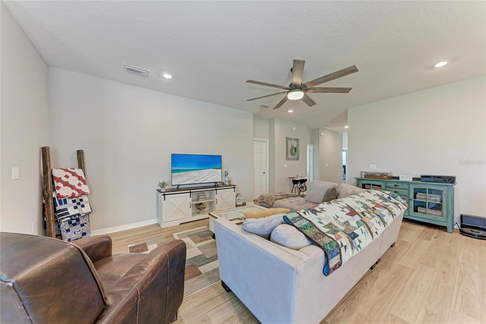 Image 11 of 62 For 6716 162nd Place E