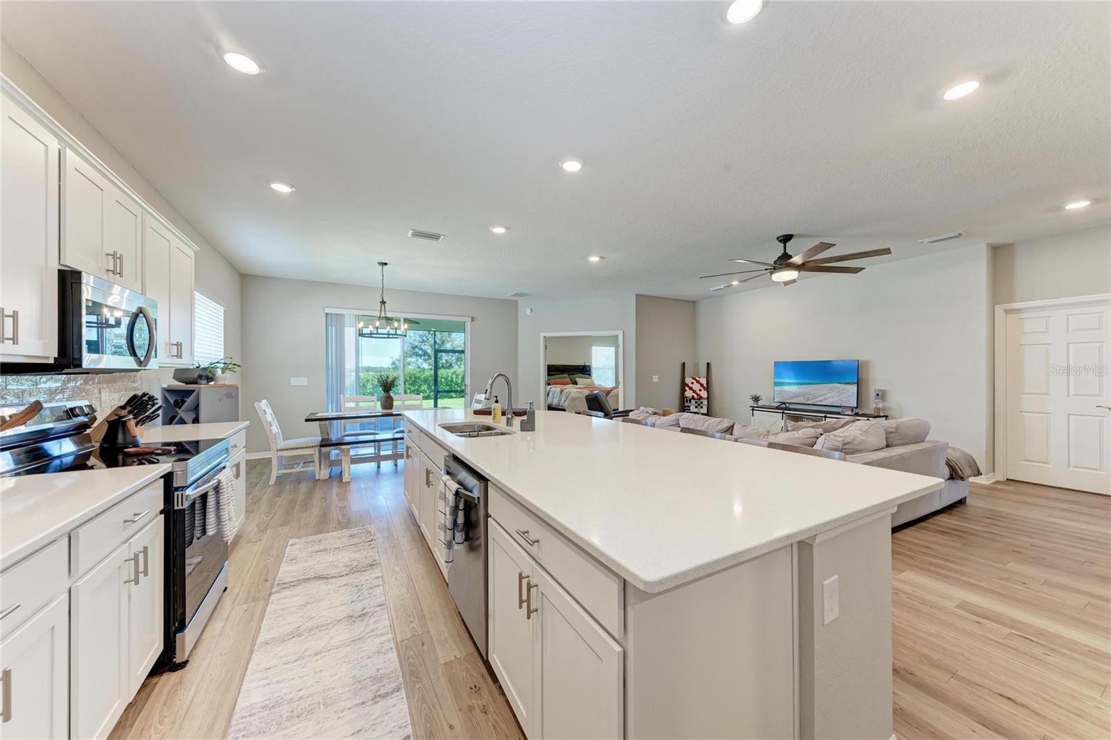 Image 16 of 62 For 6716 162nd Place E