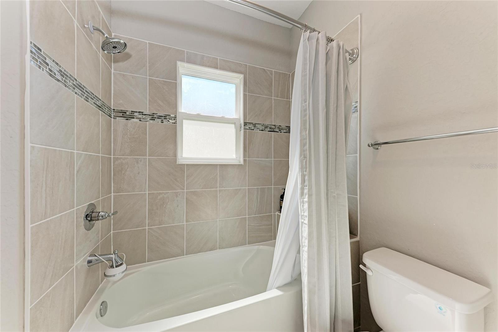 Image 33 of 62 For 6716 162nd Place E