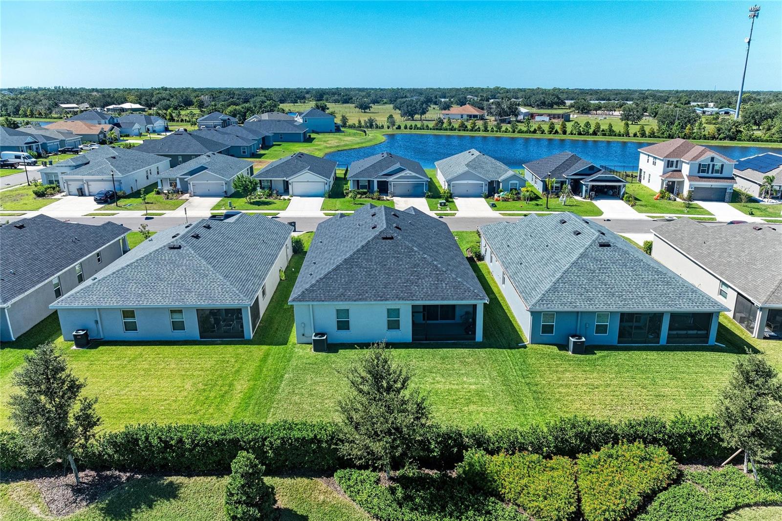 Image 43 of 62 For 6716 162nd Place E